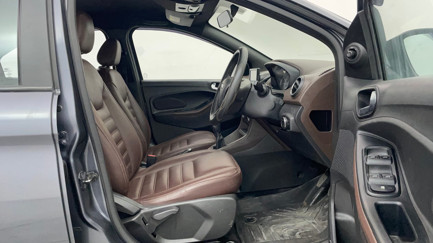 Used 2019 Ford Freestyle Titanium 1.2 Ti-VCT Petrol Manual interior RIGHT SIDE FRONT DOOR CABIN VIEW