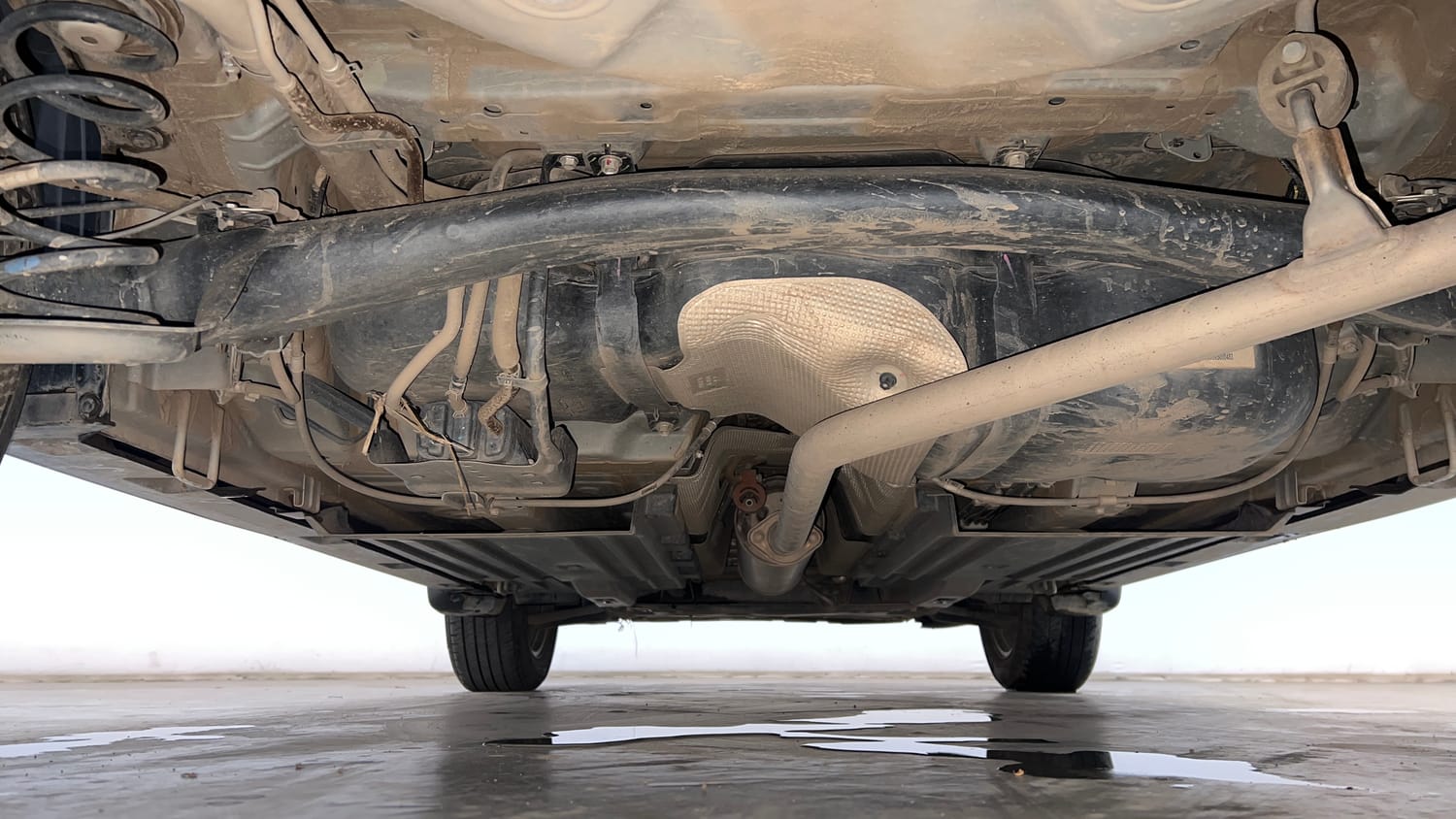 Used 2024 Toyota Urban Cruiser Hyryder G AT NeoDrive Petrol Automatic extra REAR UNDERBODY VIEW (TAKEN FROM REAR)