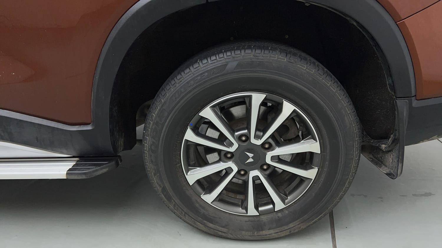 Used 2023 Mahindra Scorpio N Z8 L Petrol MT 7 STR Petrol Manual tyres LEFT REAR TYRE RIM VIEW