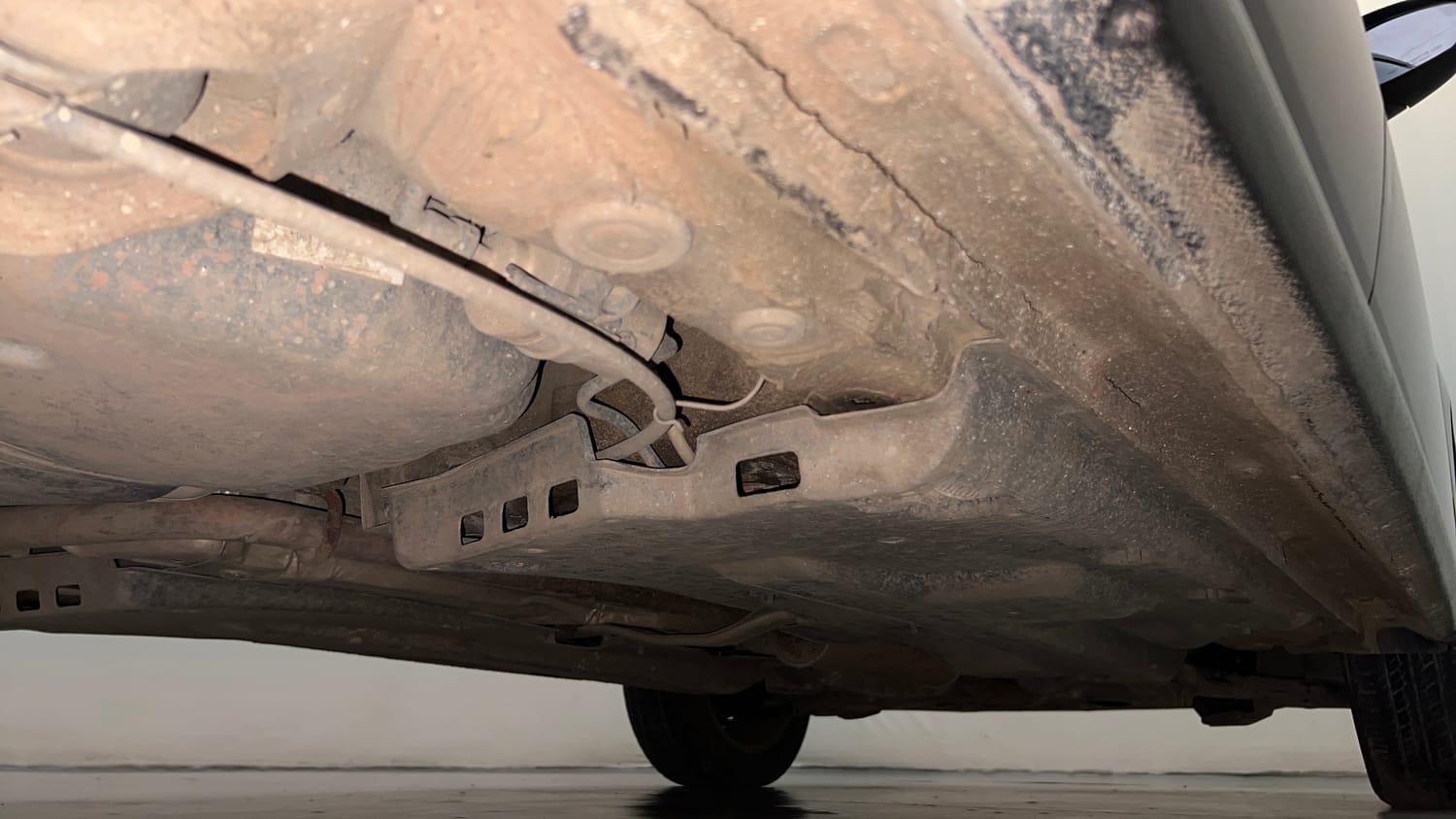 Used 2016 Volkswagen Ameo Highline1.2L (P) Petrol Manual extra REAR RIGHT UNDERBODY VIEW
