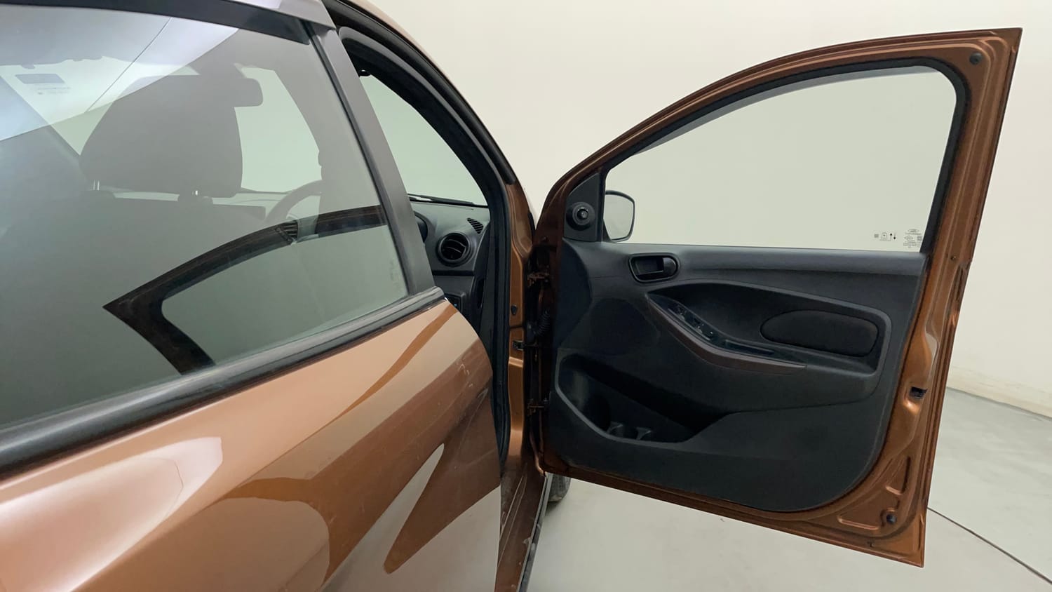 Used 2021 Ford Freestyle Titanium Plus 1.2 Ti-VCT Petrol Manual interior RIGHT FRONT DOOR OPEN VIEW