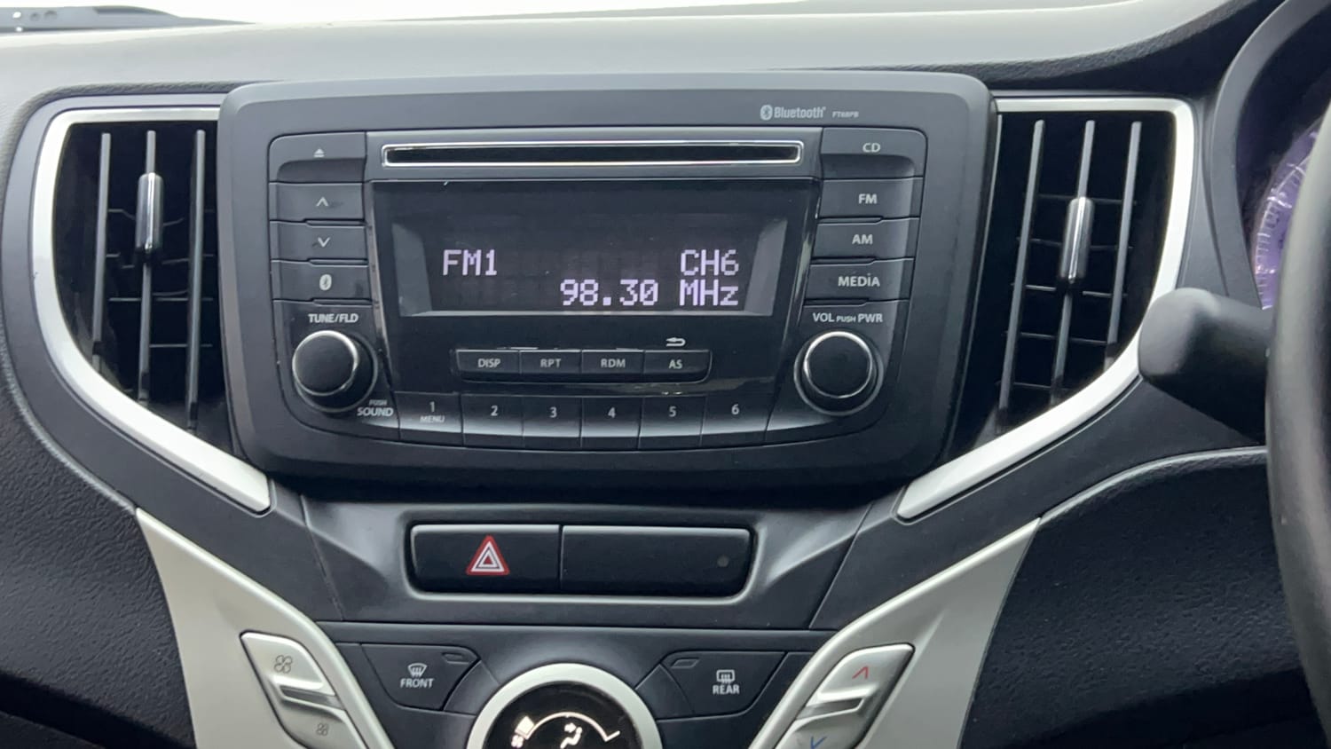 Used 2018 Maruti Suzuki Baleno Zeta 1.2 AT Petrol Automatic top_features Integrated (in-dash) music system