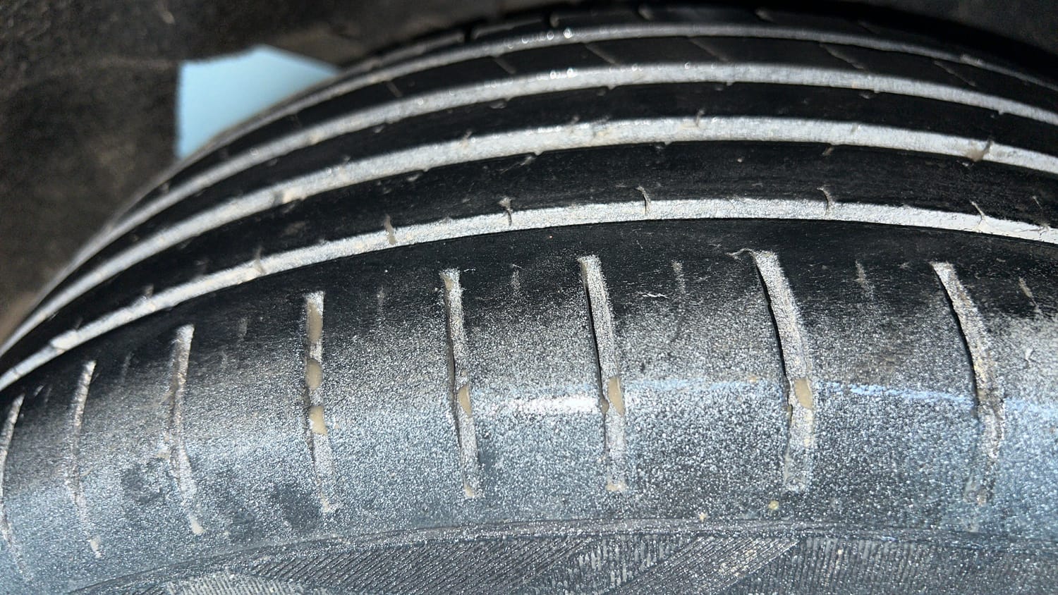 Used 2018 Maruti Suzuki Baleno Zeta 1.2 AT Petrol Automatic tyres RIGHT REAR TYRE TREAD VIEW