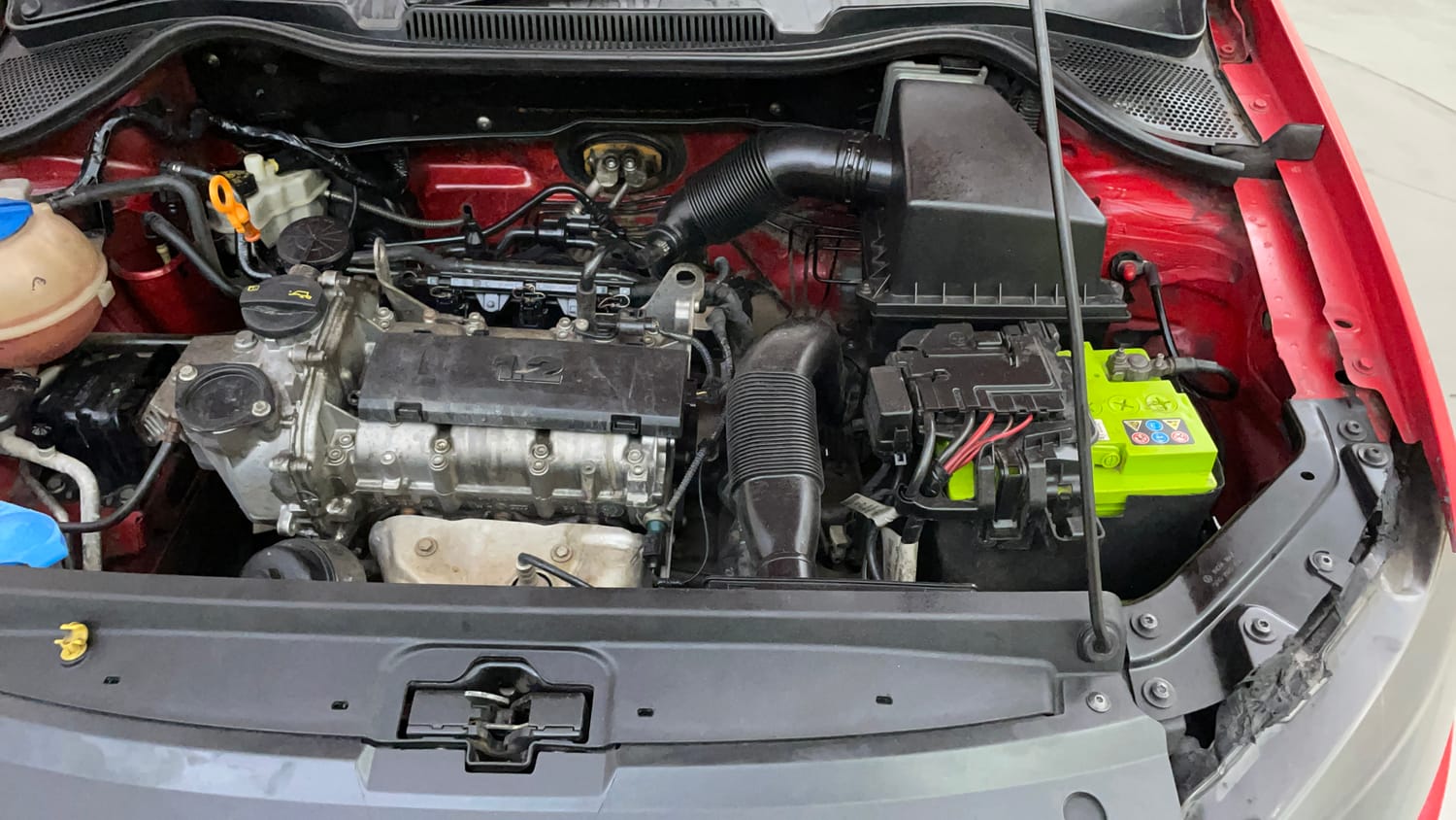 Used 2014 Volkswagen Polo Highline1.2L (P) Petrol Manual engine ENGINE LEFT SIDE VIEW
