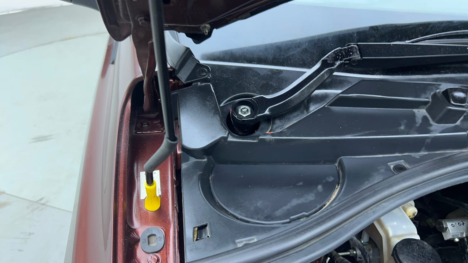Used 2022 Tata Tigor XZ Plus CNG Cng Manual engine ENGINE RIGHT SIDE HINGE & APRON VIEW