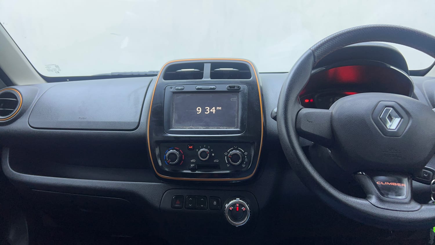 Used 2017 Renault Kwid CLIMBER 1.0 AMT Petrol Automatic interior MUSIC SYSTEM & AC CONTROL VIEW