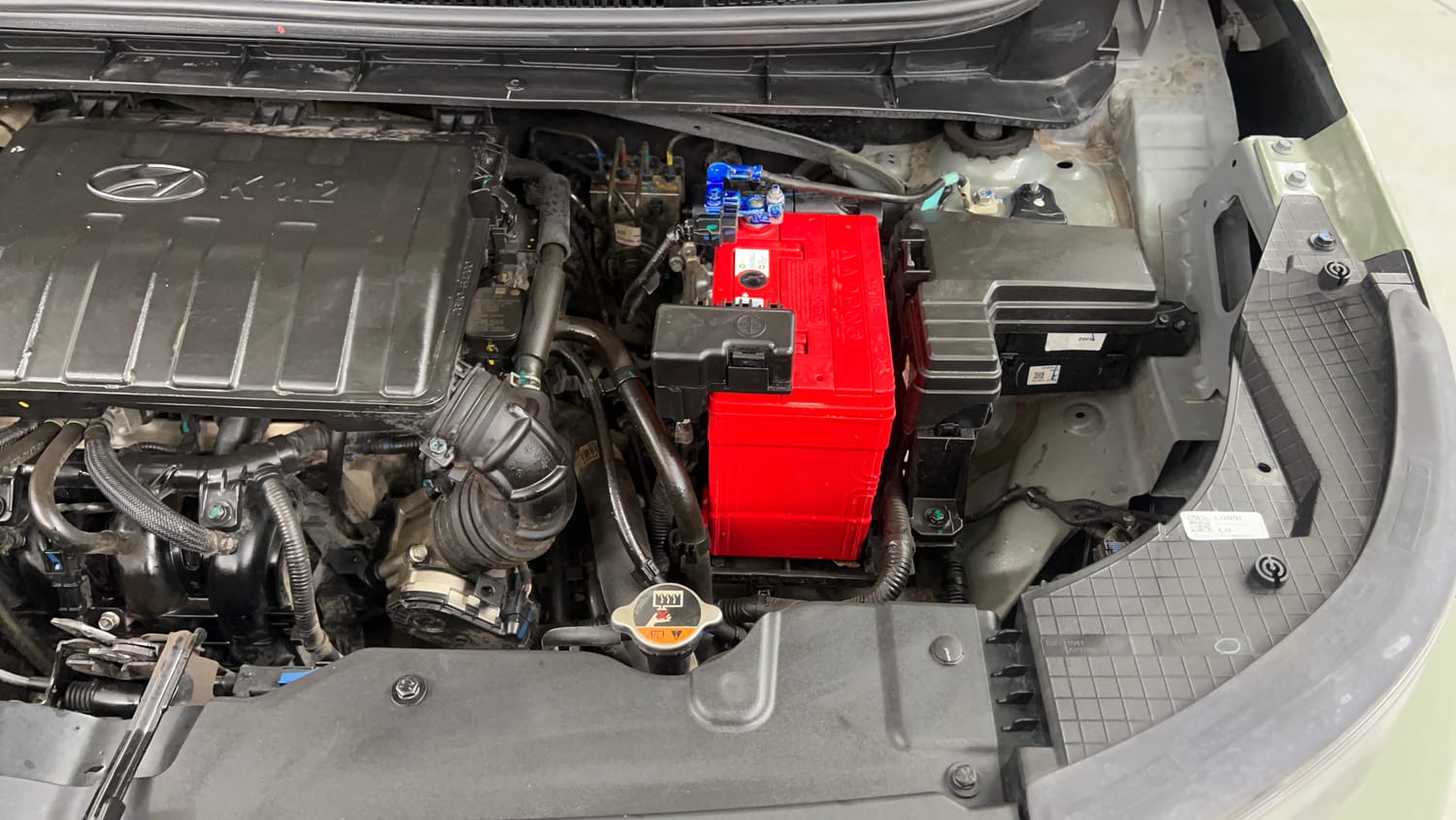 Used 2024 Hyundai Exter S 1.2 MT Hy-CNG Duo Cng Manual engine ENGINE LEFT SIDE VIEW