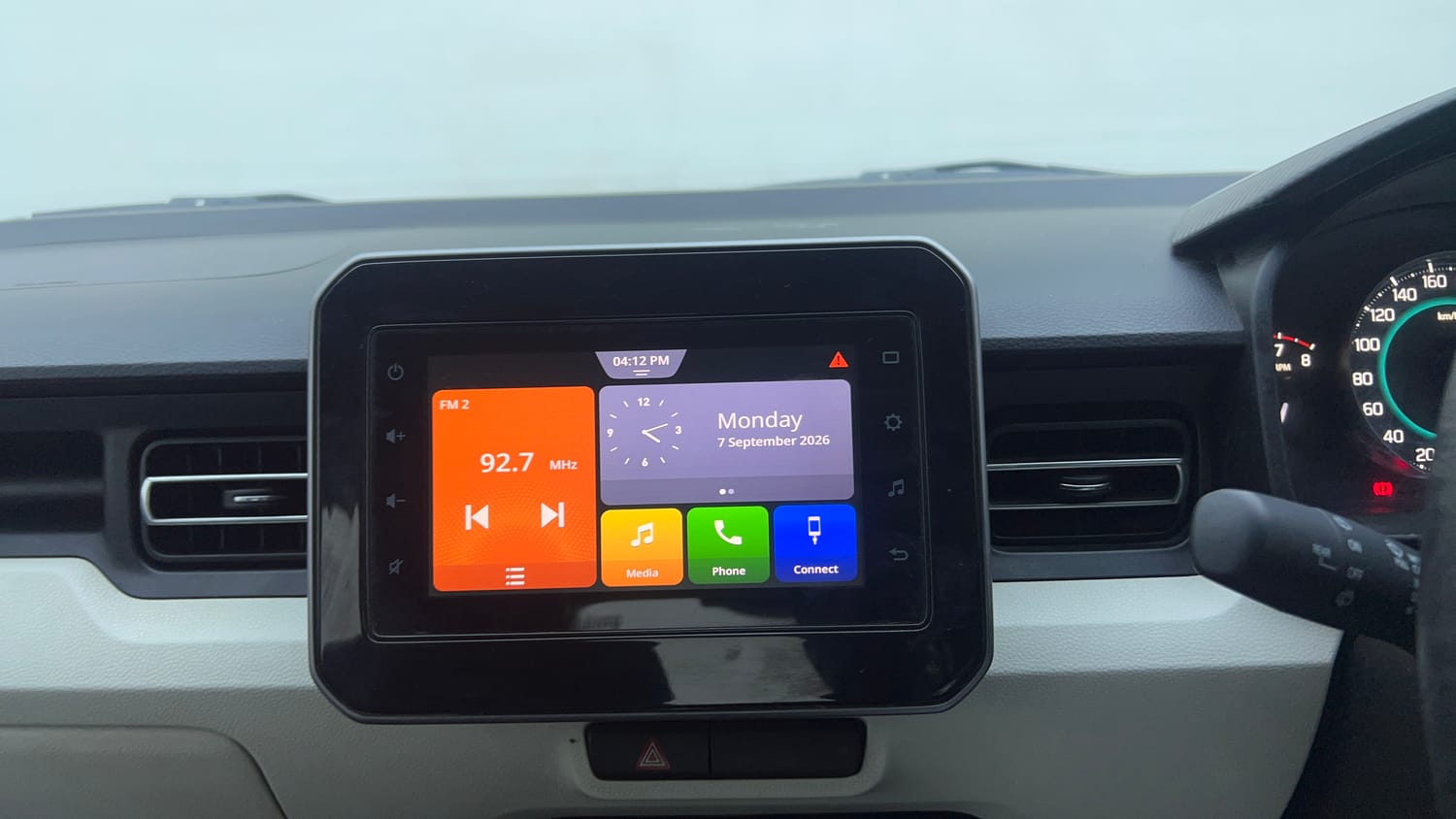 Used 2021 Maruti Suzuki Ignis Zeta 1.2 MT Petrol Manual top_features Integrated (in-dash) music system
