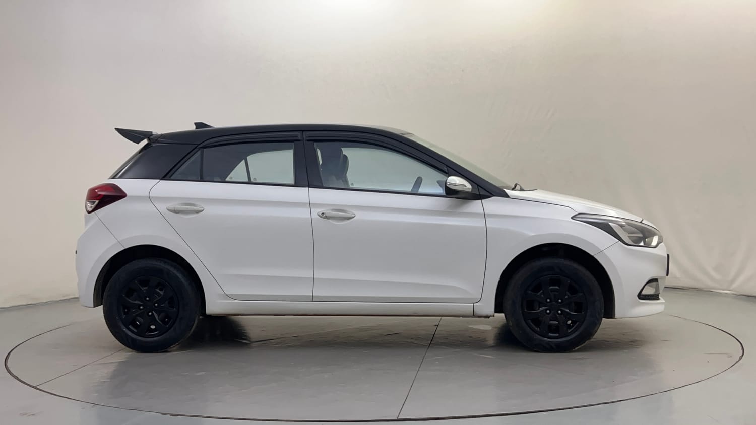 Used 2018 Hyundai Elite i20 Sportz 1.2 Petrol Manual exterior RIGHT SIDE VIEW