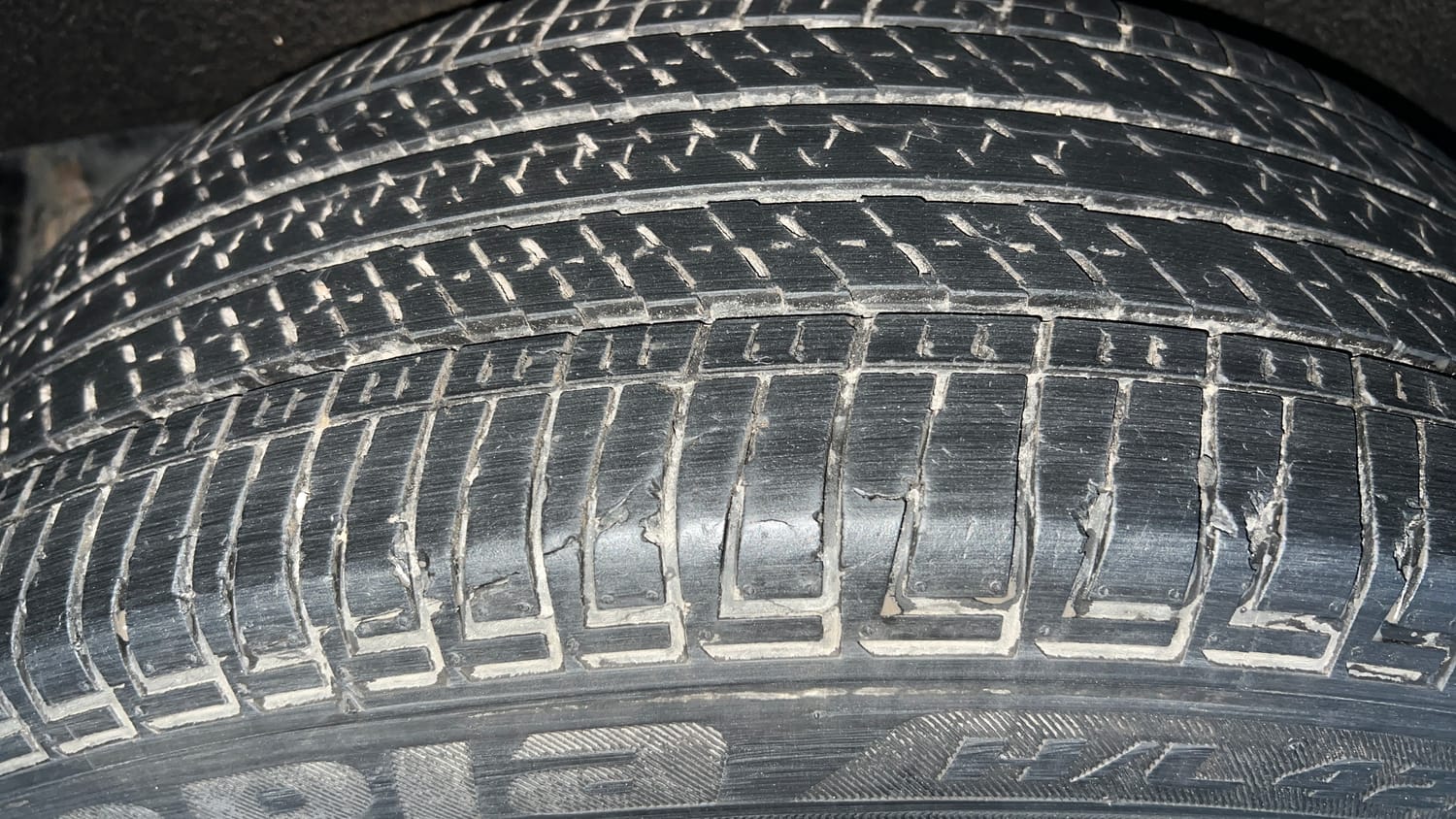 Used 2023 Mahindra Scorpio N Z8 L Petrol MT 7 STR Petrol Manual tyres RIGHT REAR TYRE TREAD VIEW