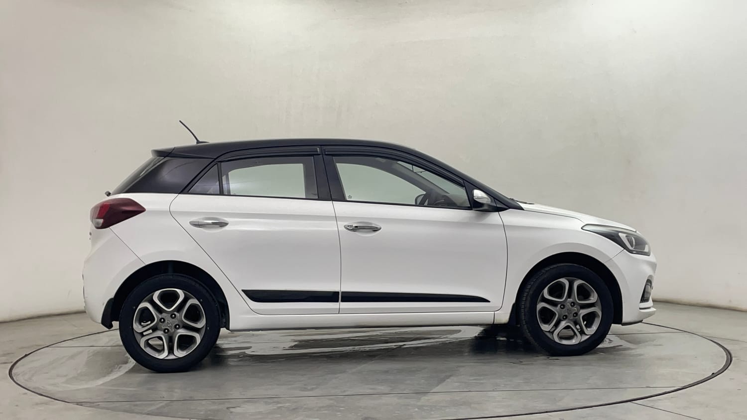 Used 2019 Hyundai Elite i20 Asta 1.2 (O) Petrol Manual exterior RIGHT SIDE VIEW