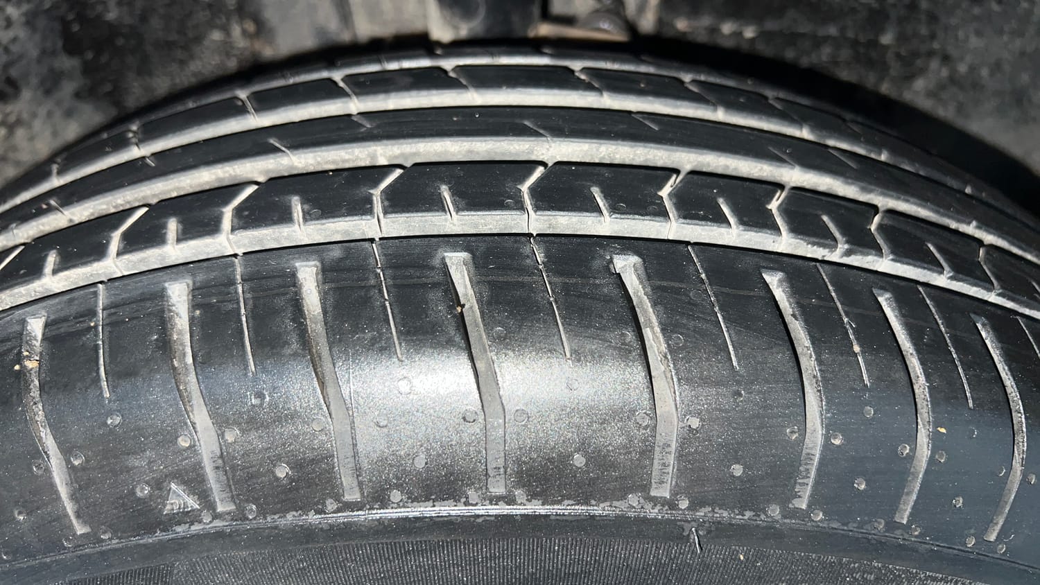 Used 2022 Tata Punch Adventure MT Petrol Manual tyres RIGHT FRONT TYRE TREAD VIEW