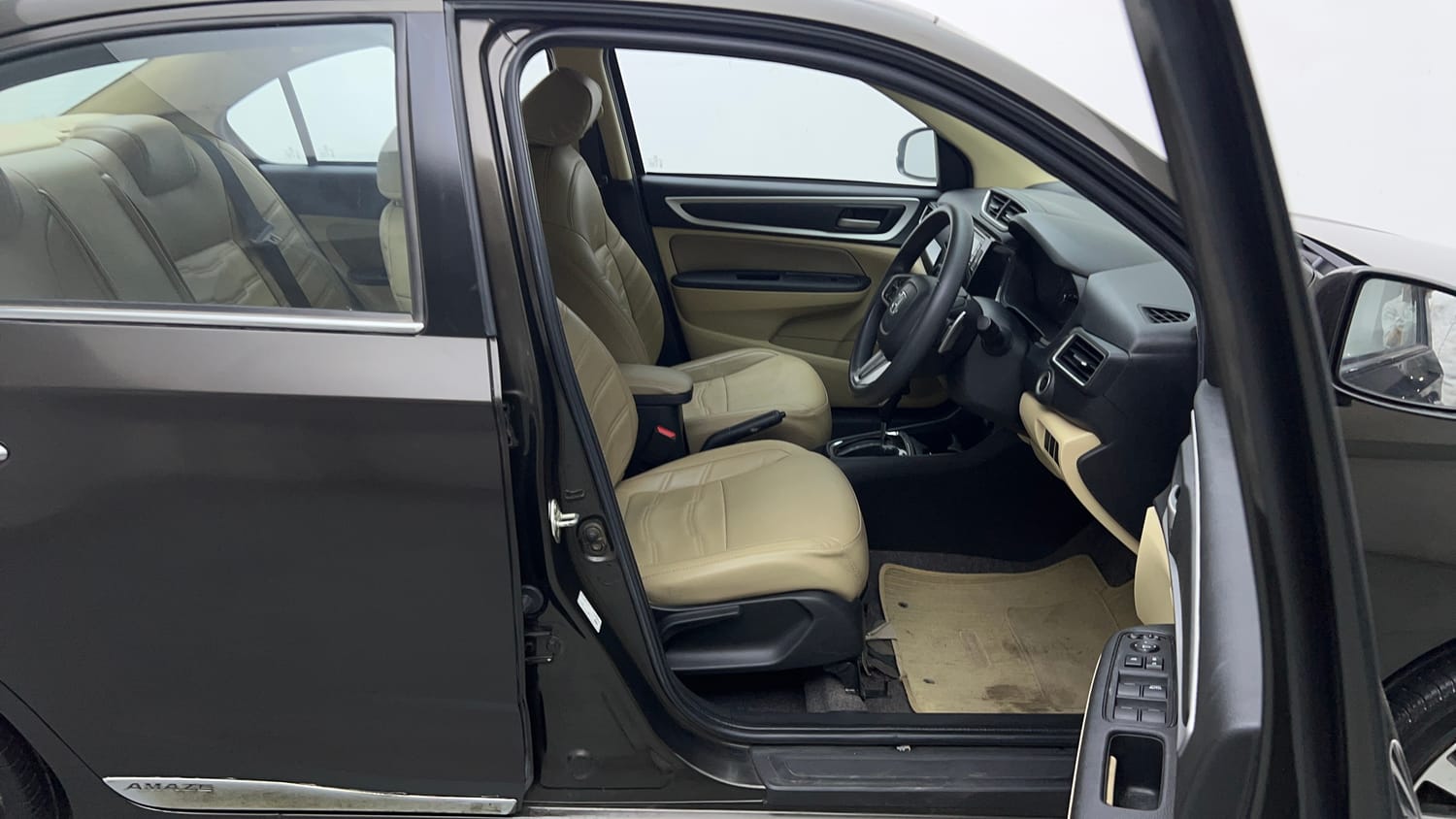 Used 2022 Honda Amaze VX CVT 1.2 Petrol Petrol Automatic interior RIGHT SIDE FRONT DOOR CABIN VIEW