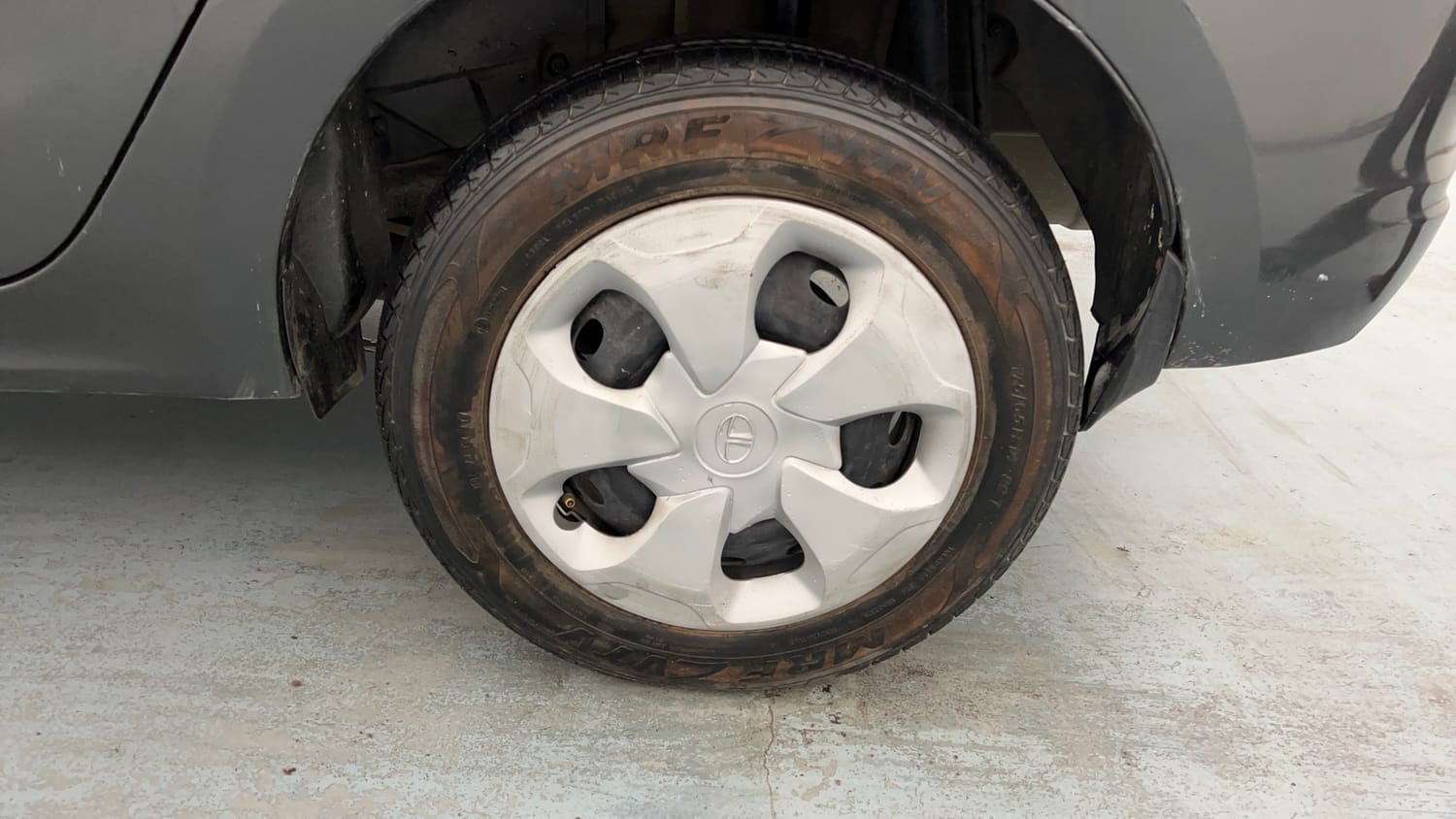 Used 2023 Tata Tigor XZ CNG Cng Manual tyres LEFT REAR TYRE RIM VIEW