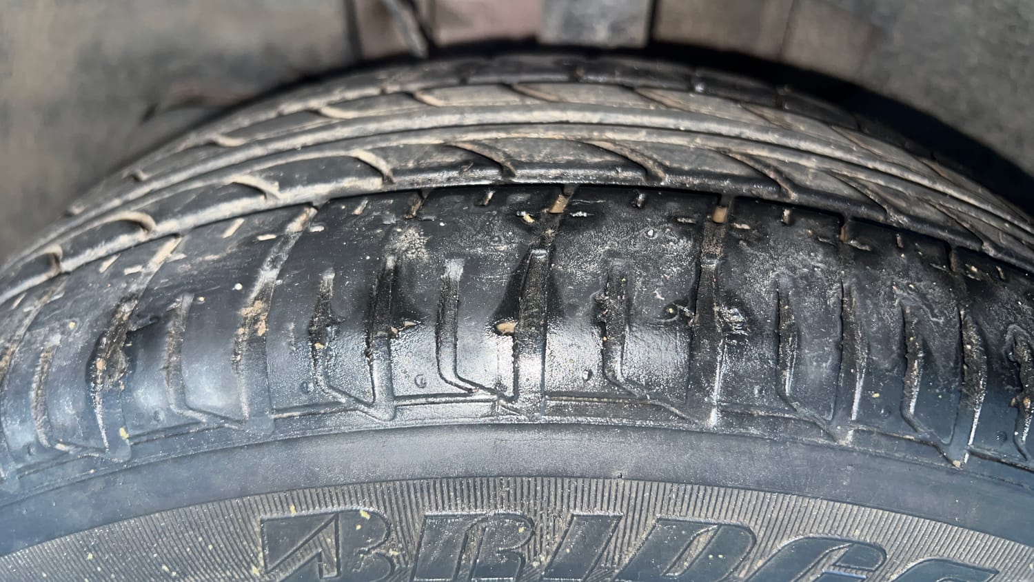 Used 2022 Tata Tigor XZ Plus CNG Cng Manual tyres LEFT FRONT TYRE TREAD VIEW