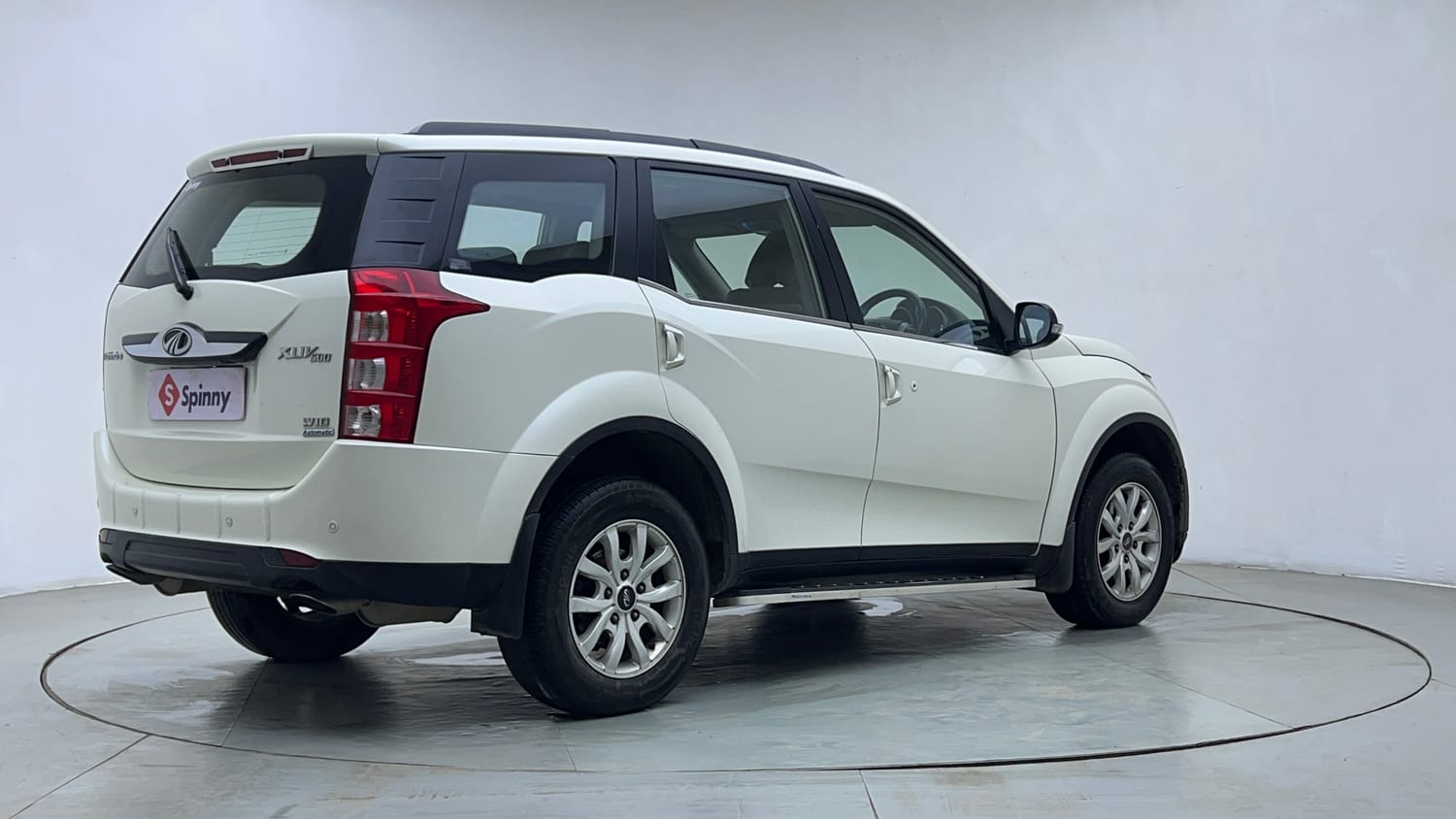Used 2016 Mahindra XUV500 W10 AT Diesel Automatic exterior RIGHT REAR CORNER VIEW