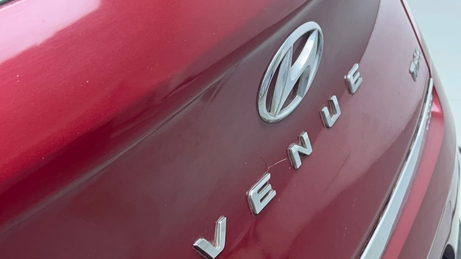 Used 2019 Hyundai Venue SX Plus 1.0 Turbo DCT Dual Tone Petrol Automatic dents MINOR SCRATCH