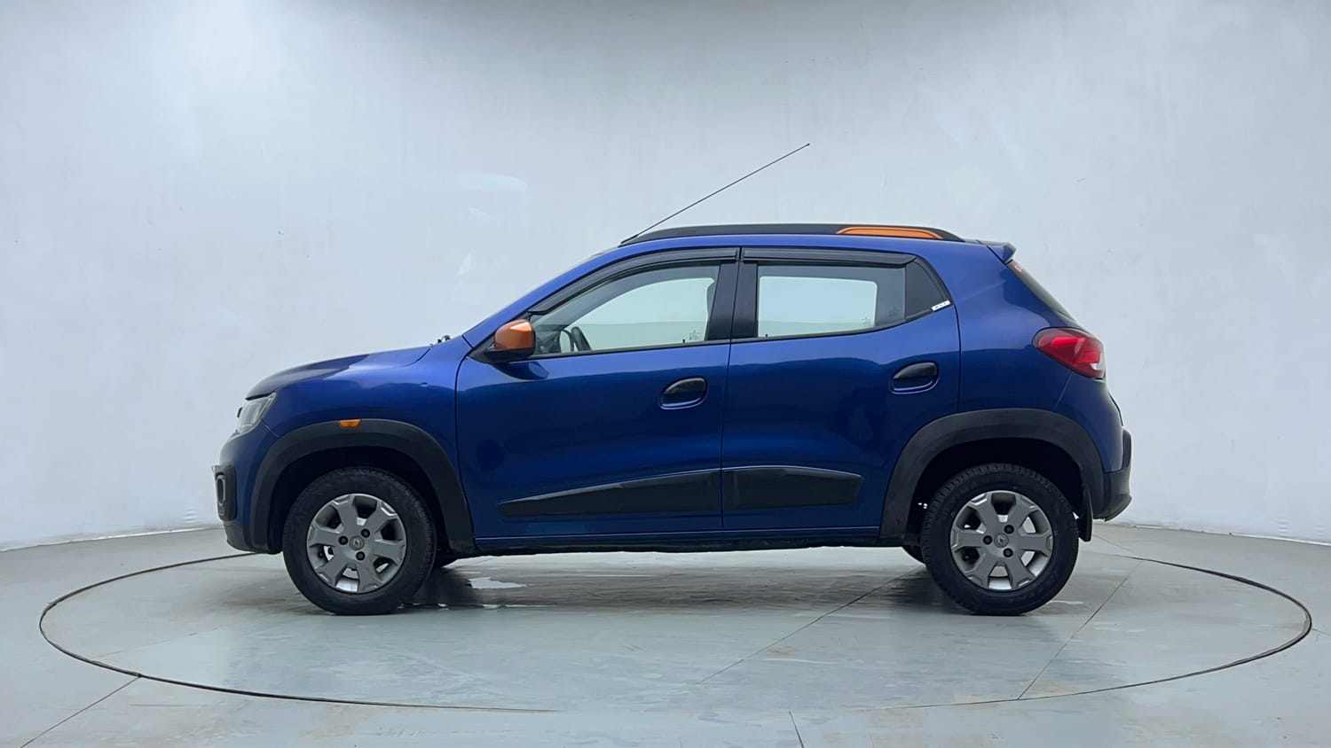 Used 2017 Renault Kwid CLIMBER 1.0 AMT Petrol Automatic exterior LEFT SIDE VIEW