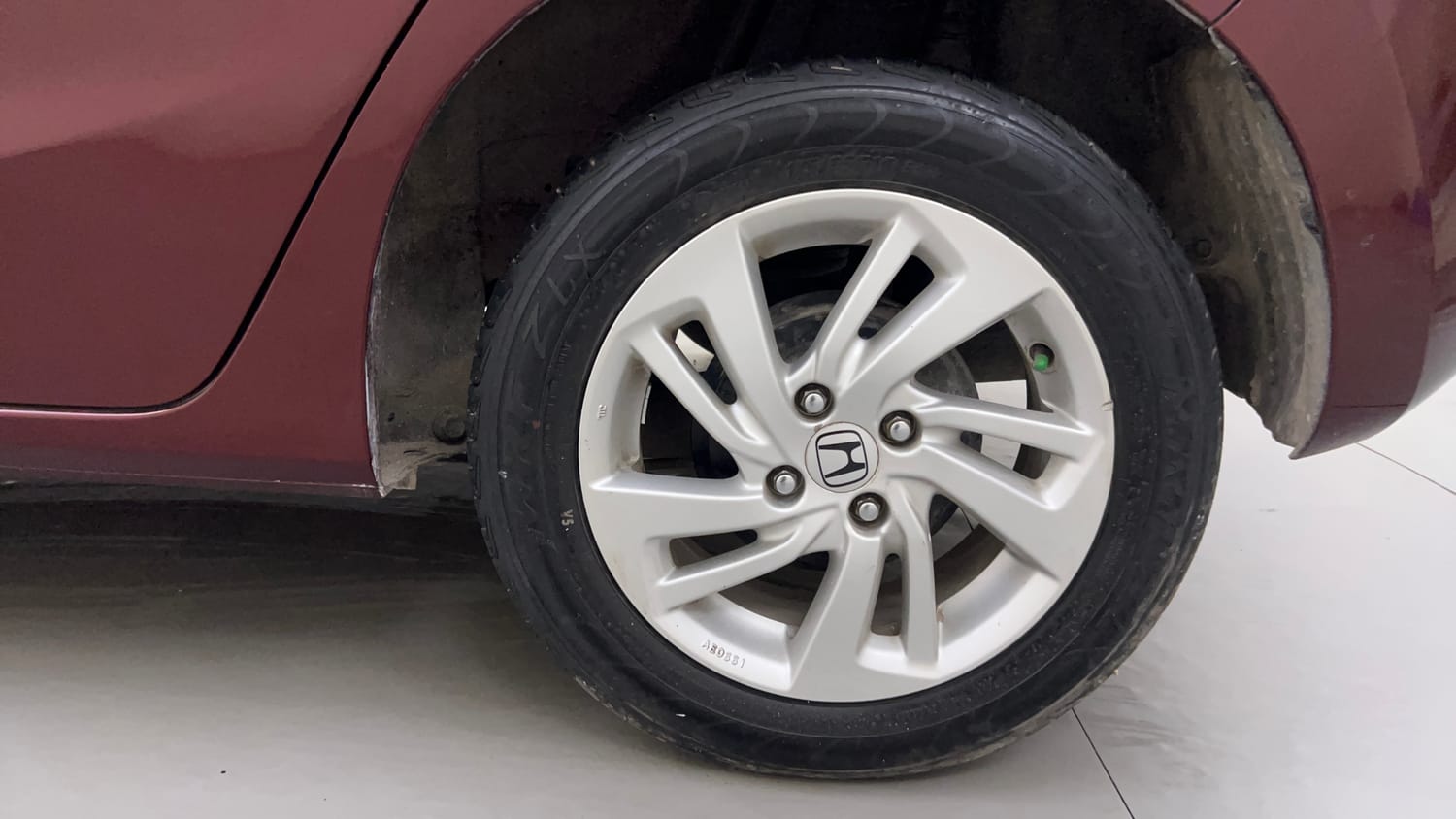 Used 2015 Honda Jazz V Petrol Petrol Manual tyres LEFT REAR TYRE RIM VIEW