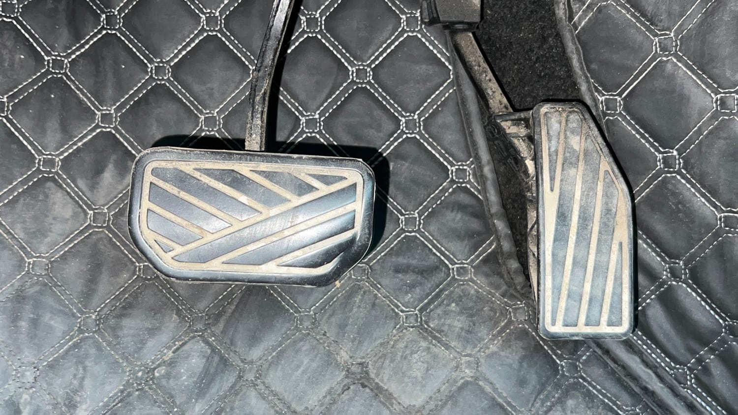 Used 2018 Maruti Suzuki Baleno Zeta 1.2 AT Petrol Automatic interior PEDALS VIEW