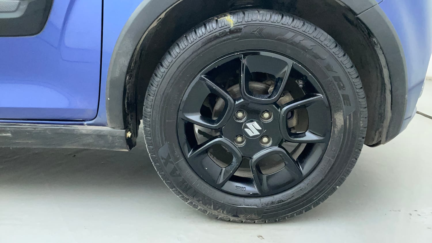 Used 2017 Maruti Suzuki Ignis Zeta 1.2 AMT Petrol Automatic tyres RIGHT FRONT TYRE RIM VIEW