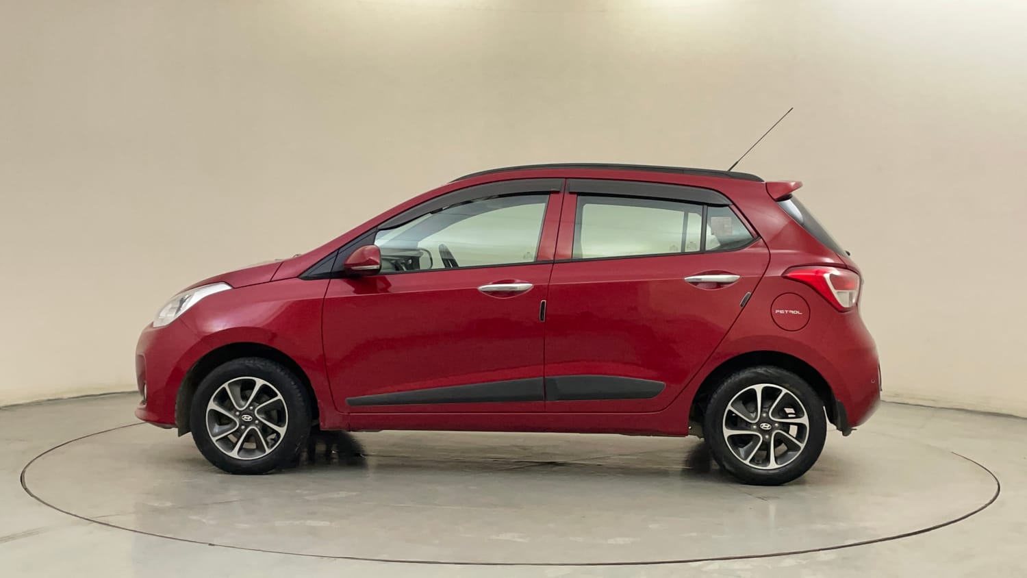 Used 2018 Hyundai Grand i10 Asta 1.2 Kappa VTVT Petrol Manual exterior LEFT SIDE VIEW