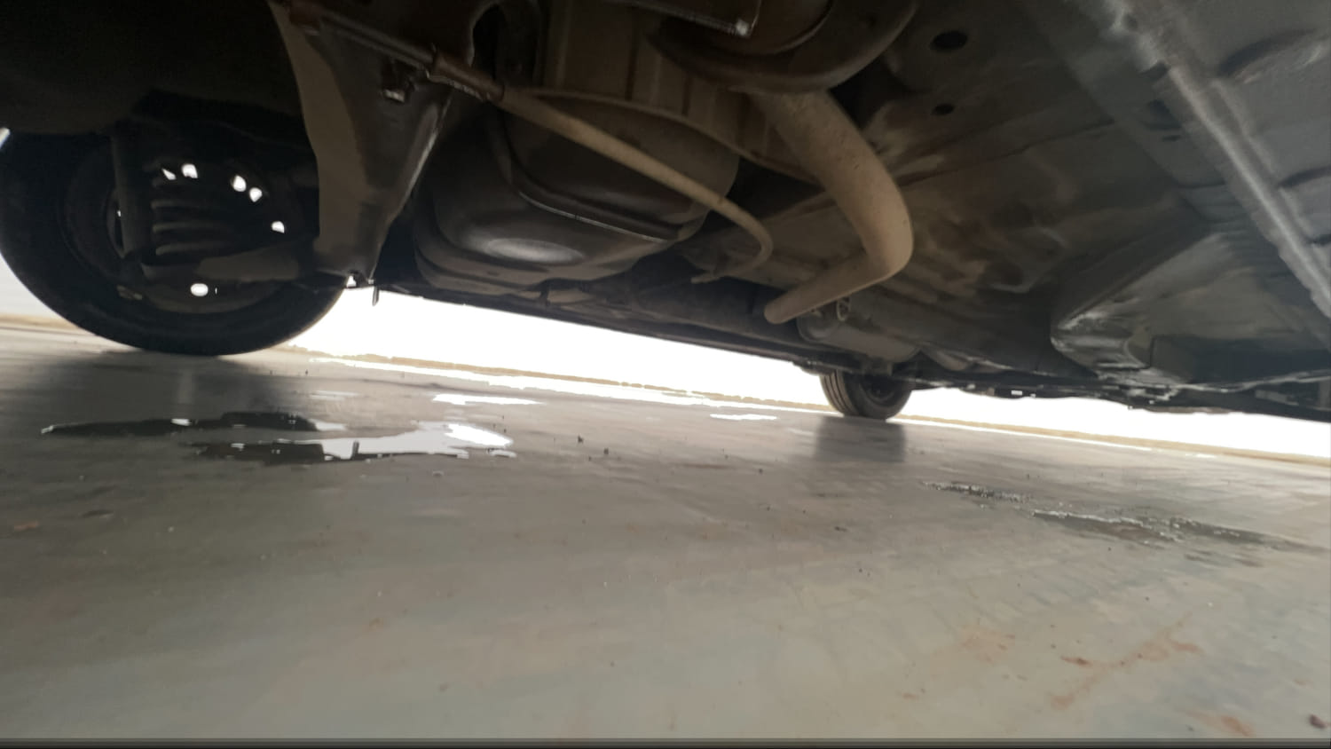 Used 2015 Honda Amaze 1.2 S i-VTEC Petrol Manual extra REAR RIGHT UNDERBODY VIEW
