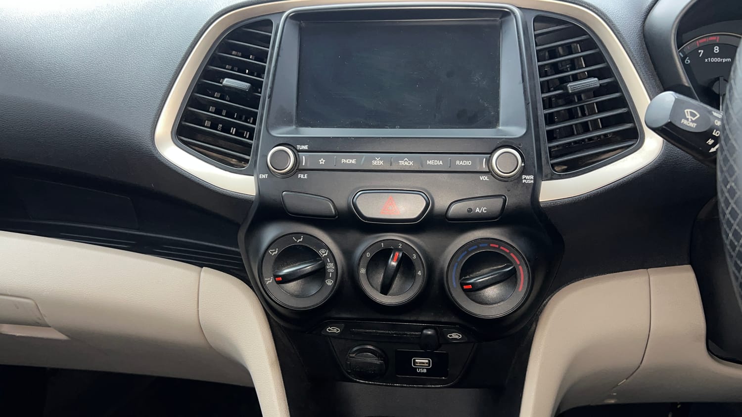 Used 2021 Hyundai Santro Sportz AMT Petrol Automatic top_features Touch screen infotainment system