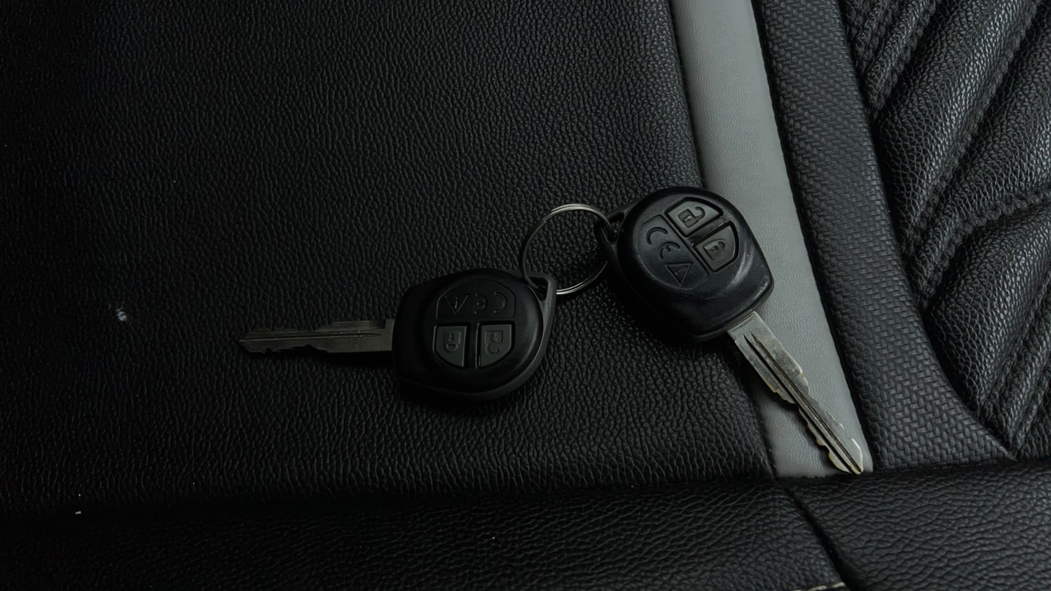Used 2021 Maruti Suzuki Swift VXi Petrol Manual extra CAR KEY VIEW