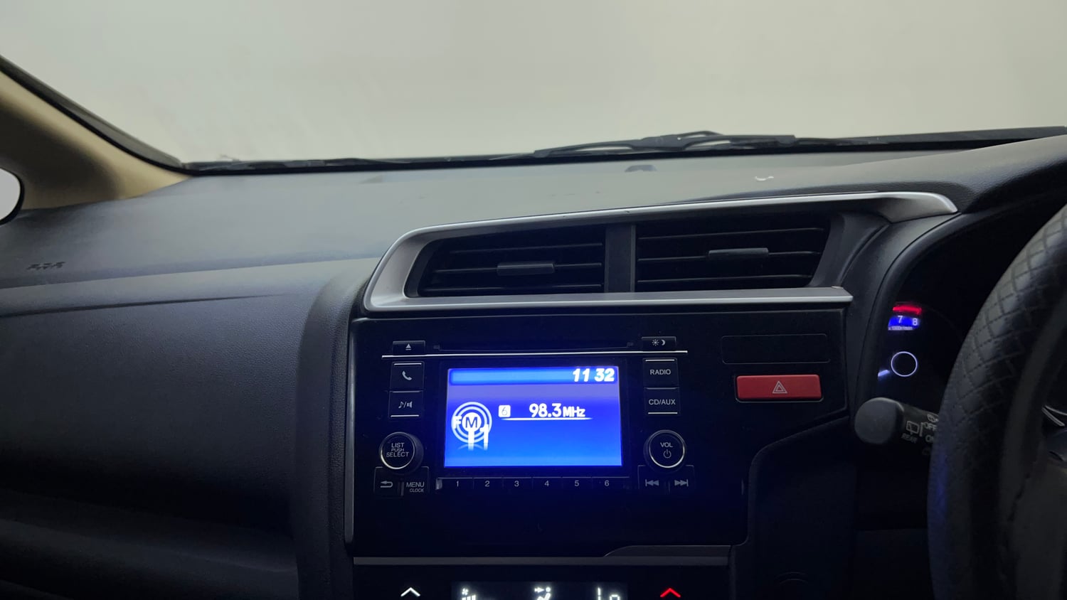 Used 2015 Honda Jazz V Petrol Petrol Manual top_features Integrated (in-dash) music system