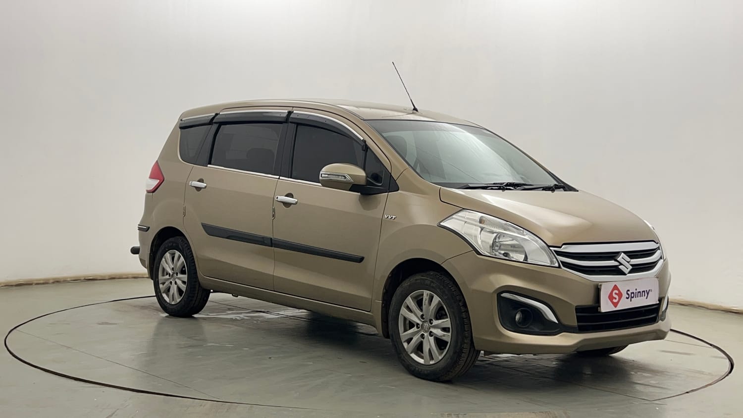 Used 2016 Maruti Suzuki Ertiga ZXI Petrol Manual exterior RIGHT FRONT CORNER VIEW