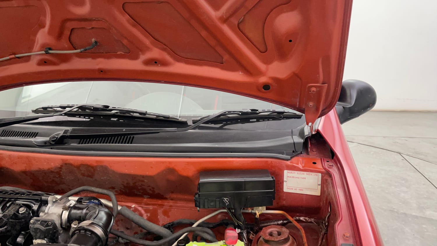 Used 2018 Maruti Suzuki Alto 800 LXi Petrol Manual engine ENGINE LEFT SIDE HINGE & APRON VIEW
