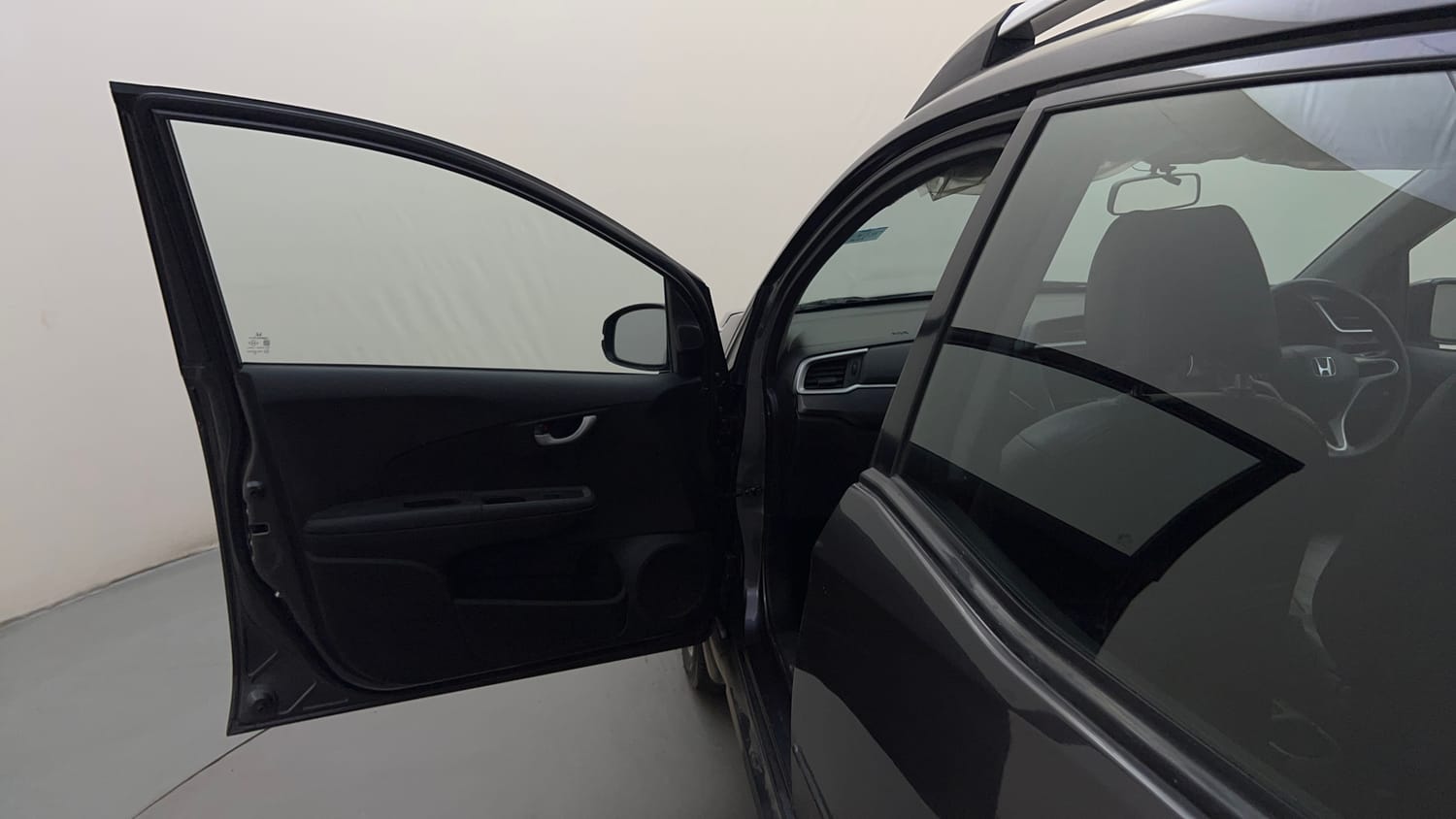 Used 2018 Honda BR-V V CVT Petrol Petrol Automatic interior LEFT FRONT DOOR OPEN VIEW