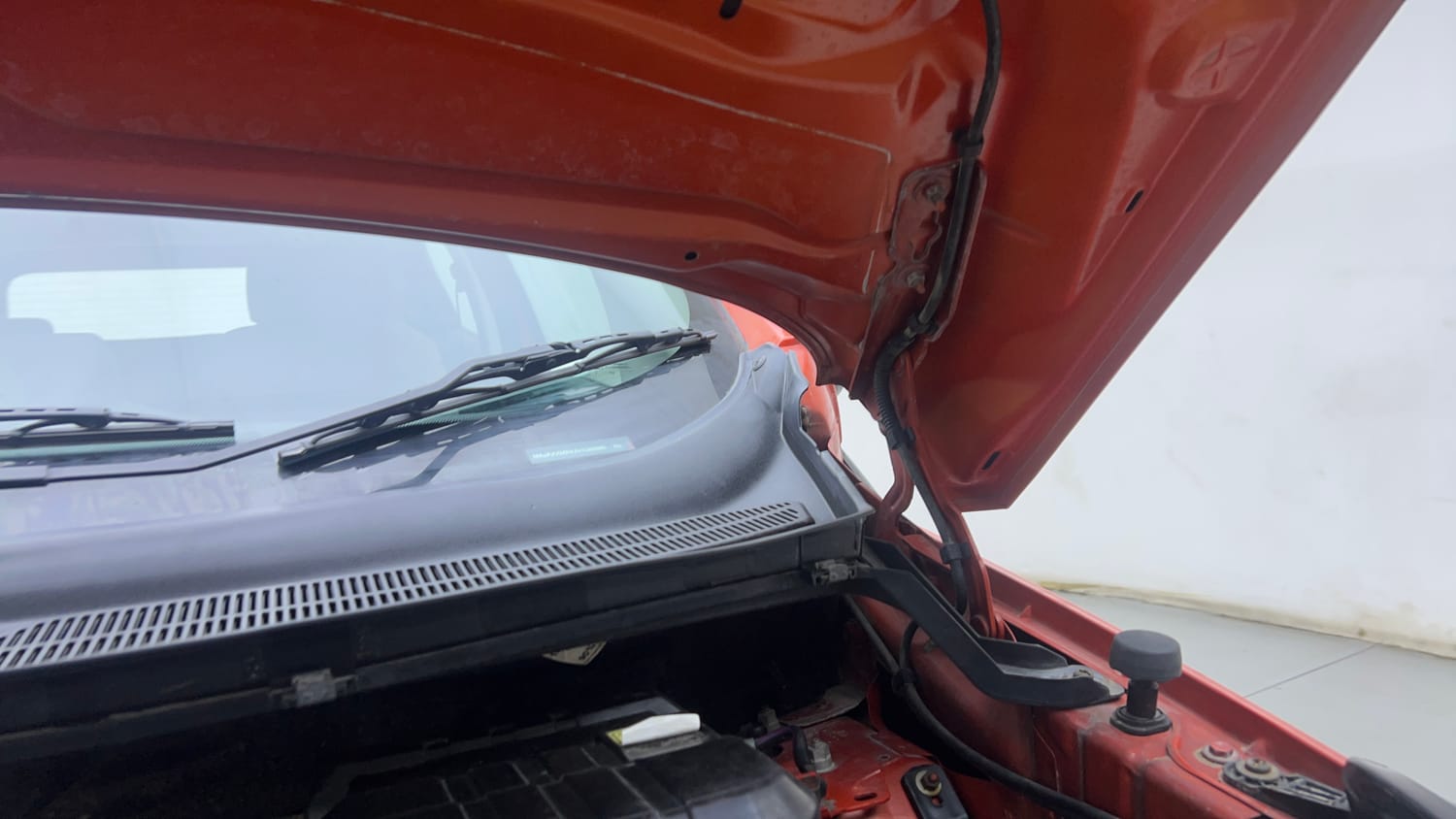 Used 2017 Ford EcoSport Titanium 1.5L TDCi Diesel Manual engine ENGINE LEFT SIDE HINGE & APRON VIEW