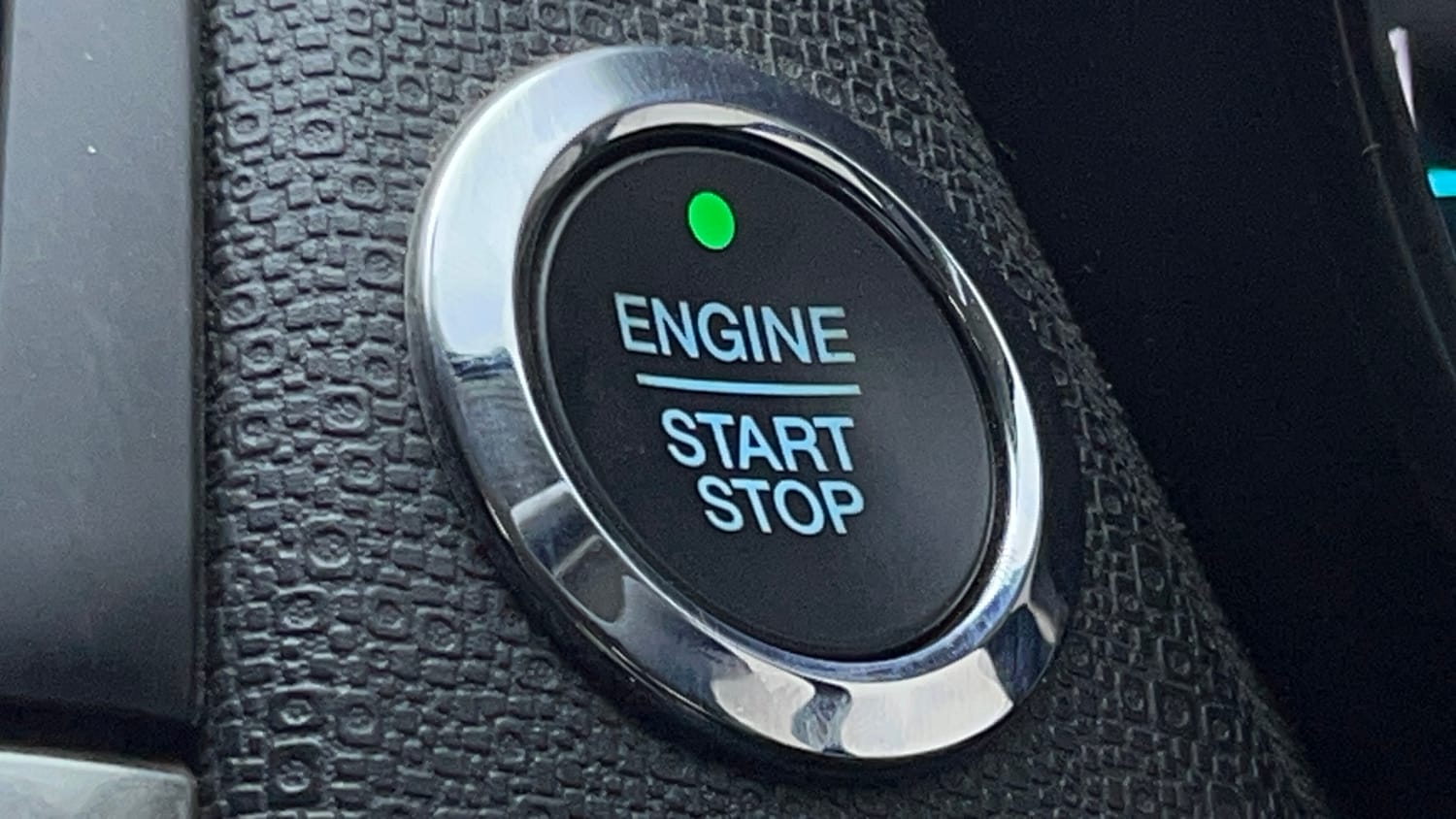 Used 2019 Ford EcoSport Titanium 1.5L TDCi Diesel Manual top_features Keyless start