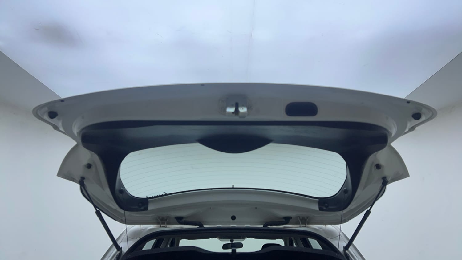Used 2019 Maruti Suzuki S-Cross Zeta 1.3 Diesel Manual interior DICKY DOOR OPEN VIEW