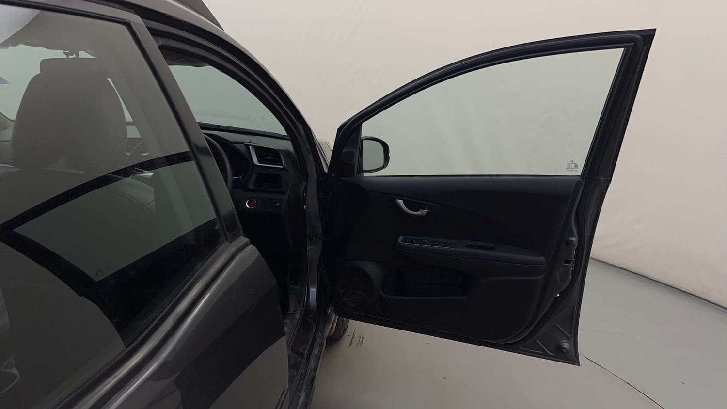 Used 2018 Honda BR-V V CVT Petrol Petrol Automatic interior RIGHT FRONT DOOR OPEN VIEW