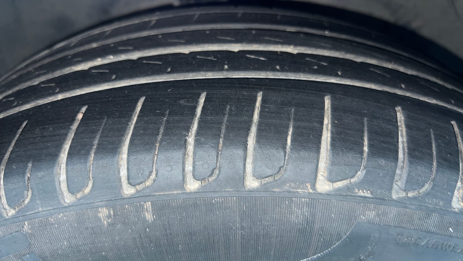 Used 2025 Mercedes-Benz A-Class Limousine 200 Petrol Automatic tyres RIGHT FRONT TYRE TREAD VIEW