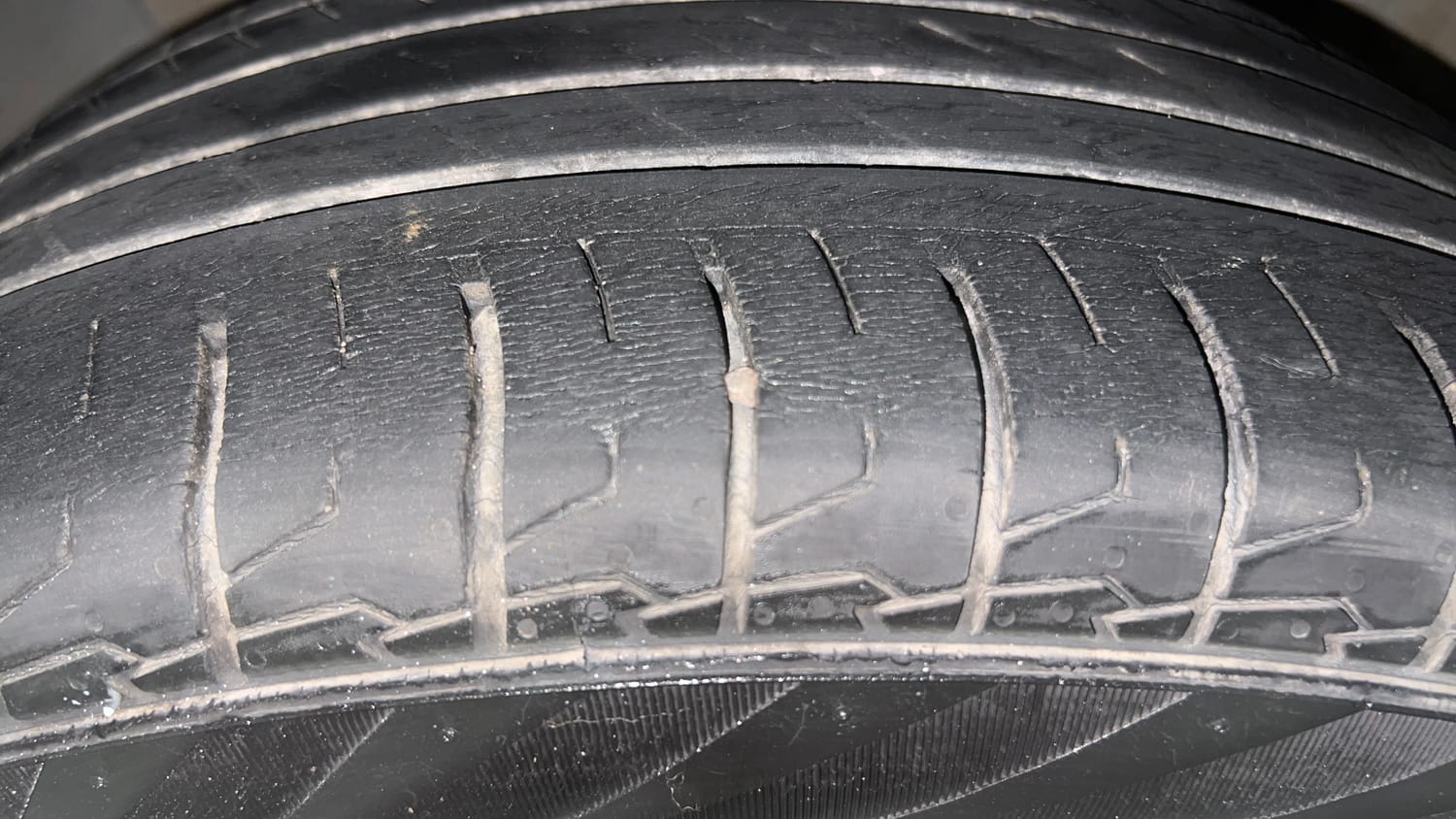 Used 2020 Hyundai Creta SX 1.5 Petrol Petrol Manual tyres LEFT FRONT TYRE TREAD VIEW