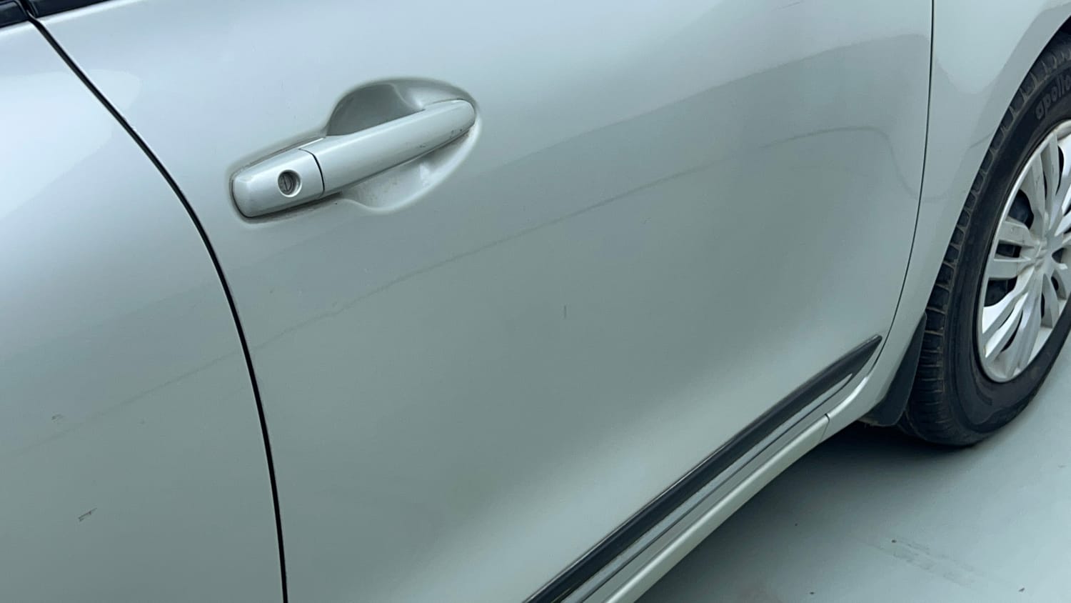 Used 2018 Maruti Suzuki Dzire VXi Petrol Manual dents MINOR SCRATCH