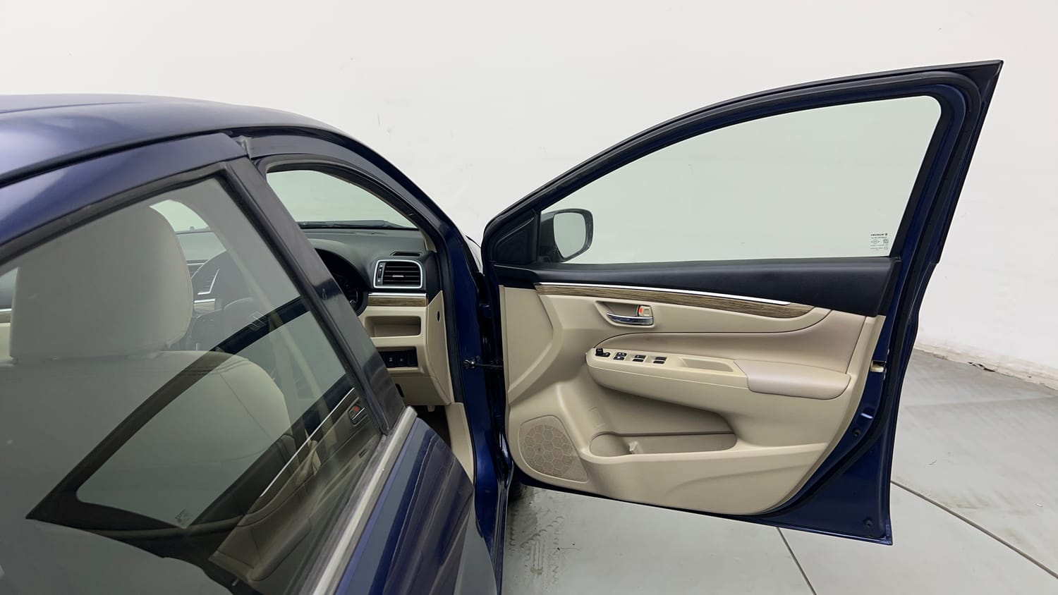 Used 2019 Maruti Suzuki Ciaz Alpha Hybrid 1.5 Petrol Manual interior RIGHT FRONT DOOR OPEN VIEW
