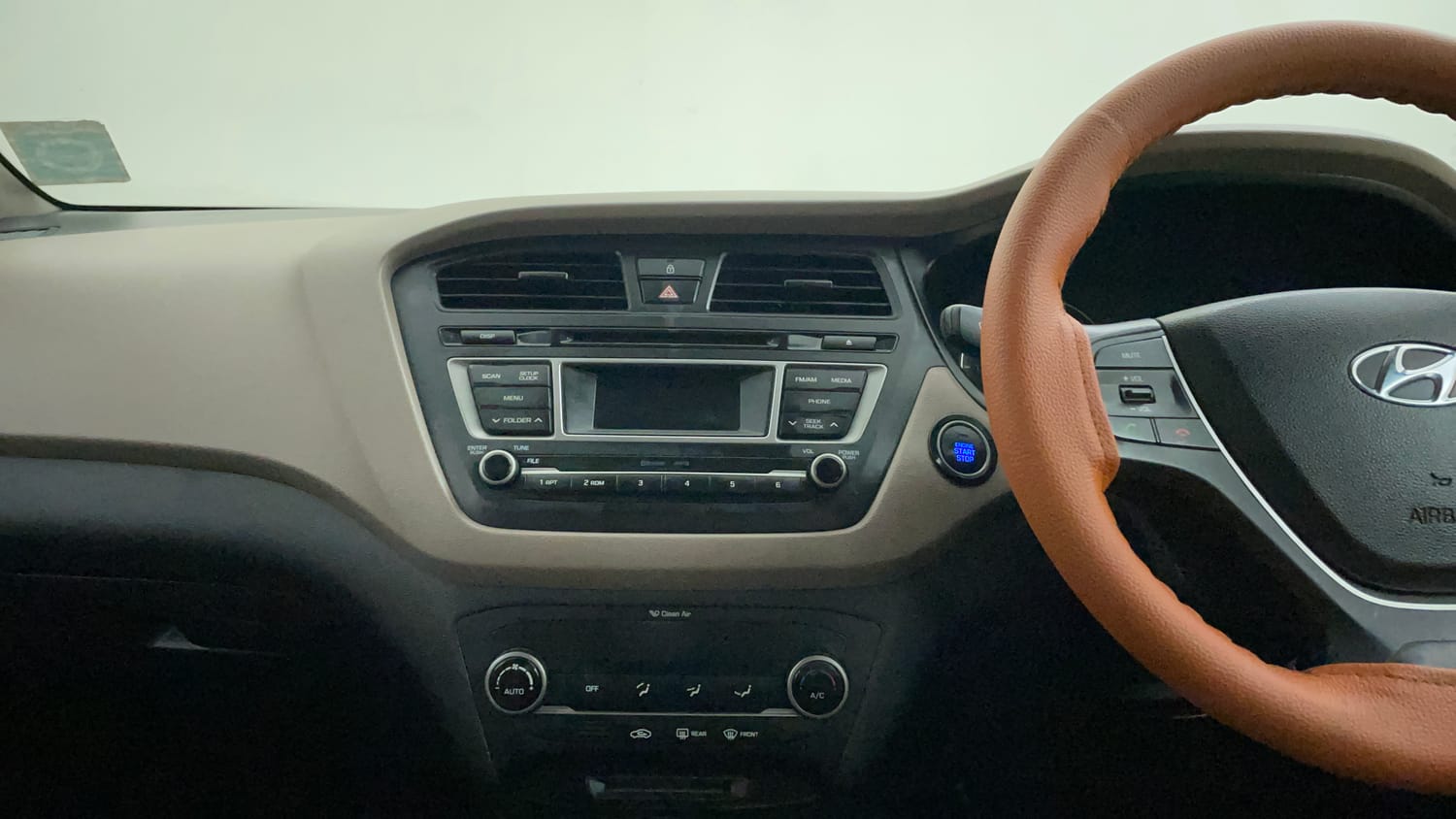 Used 2015 Hyundai Elite i20 Sportz 1.2 (O) Petrol Manual interior MUSIC SYSTEM & AC CONTROL VIEW