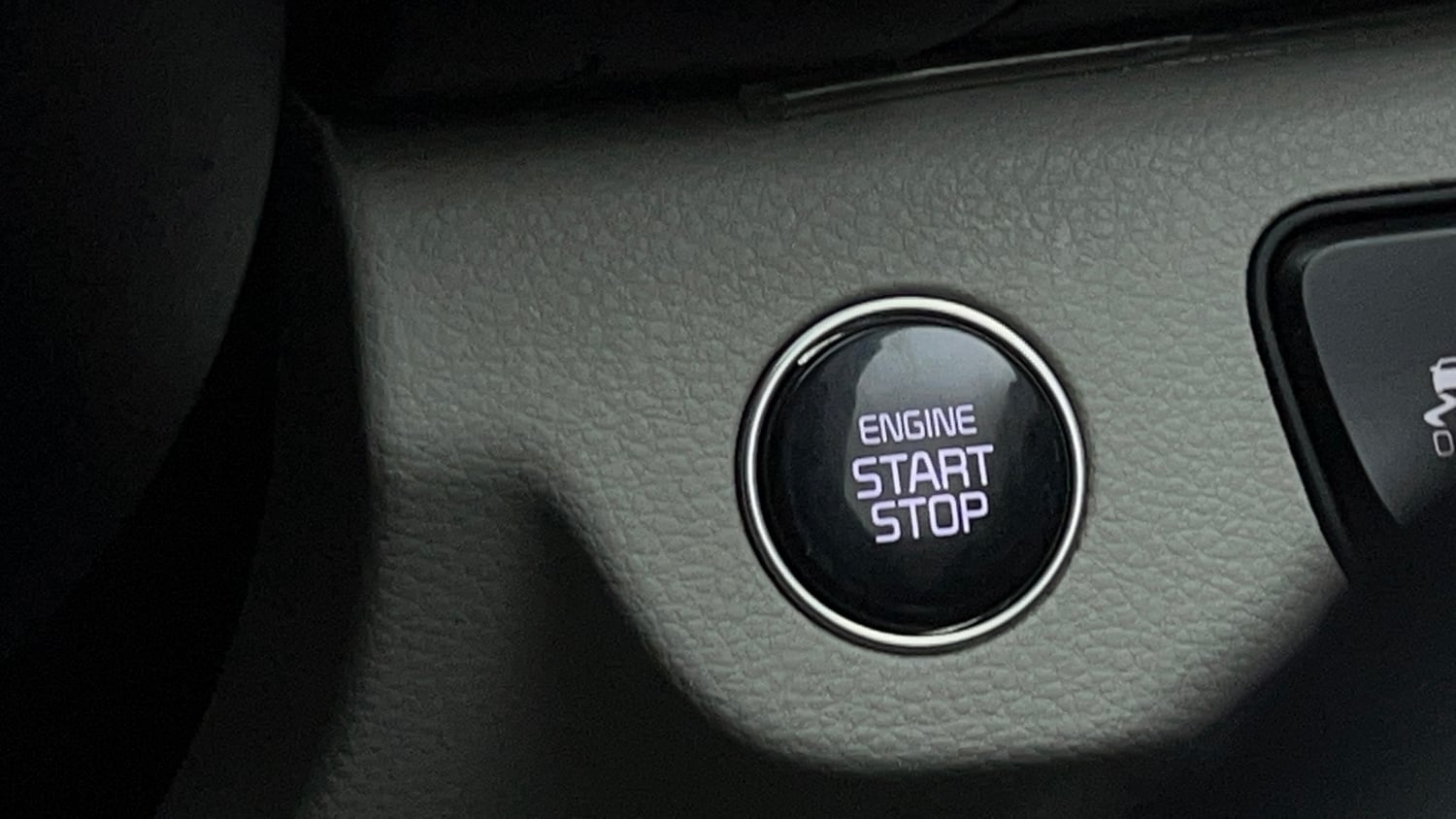 Used 2022 kia Seltos HTX 1.5 IVT Petrol Automatic top_features Keyless start