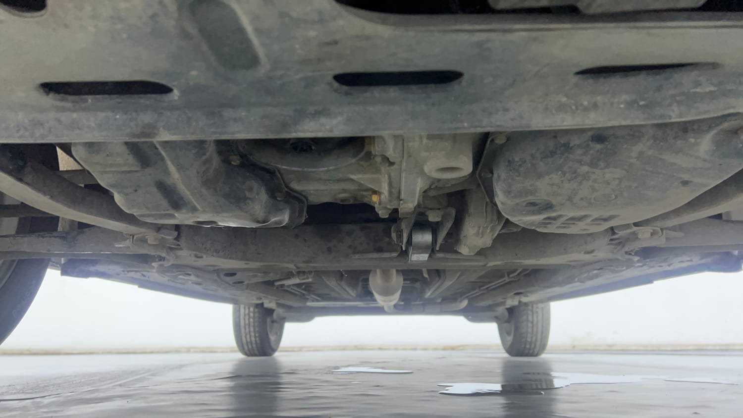 Used 2021 Nissan Magnite XV Premium Turbo CVT Petrol Automatic extra FRONT LEFT UNDERBODY VIEW