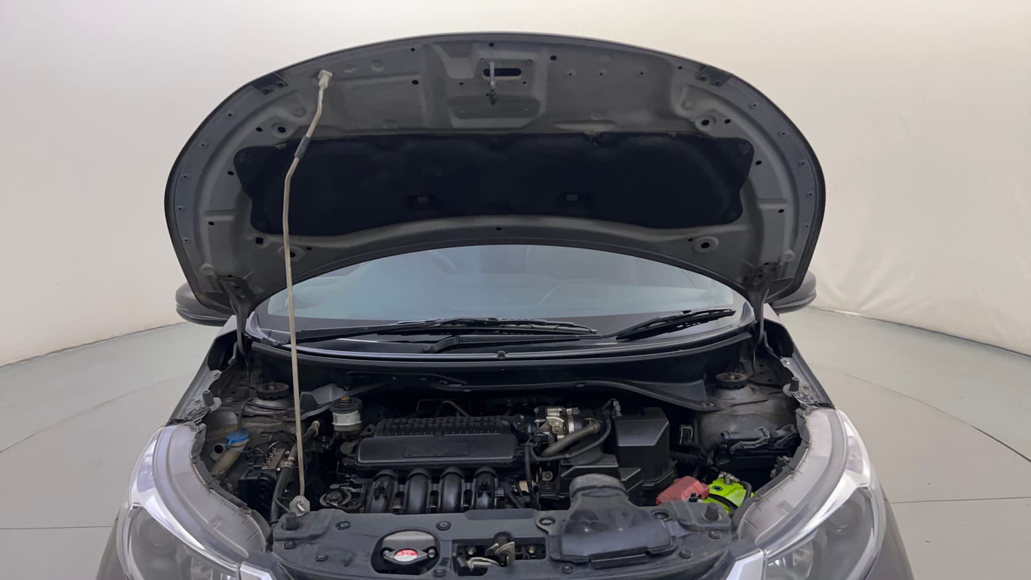 Used 2018 Honda BR-V V CVT Petrol Petrol Automatic engine ENGINE & BONNET OPEN FRONT VIEW