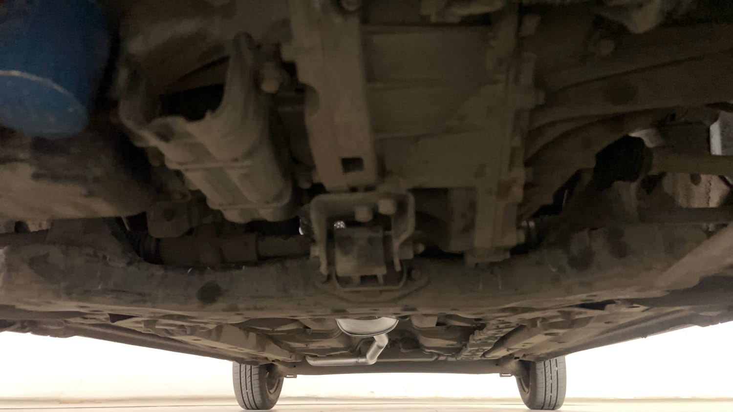 Used 2014 Hyundai Grand i10 Sportz 1.2 Kappa VTVT Petrol Manual extra FRONT LEFT UNDERBODY VIEW