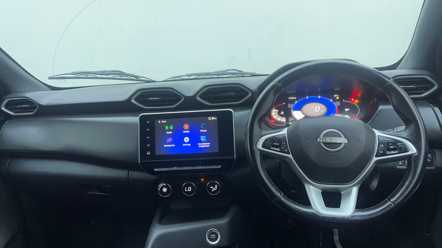 Used 2021 Nissan Magnite XV Premium Turbo CVT Petrol Automatic interior DASHBOARD VIEW