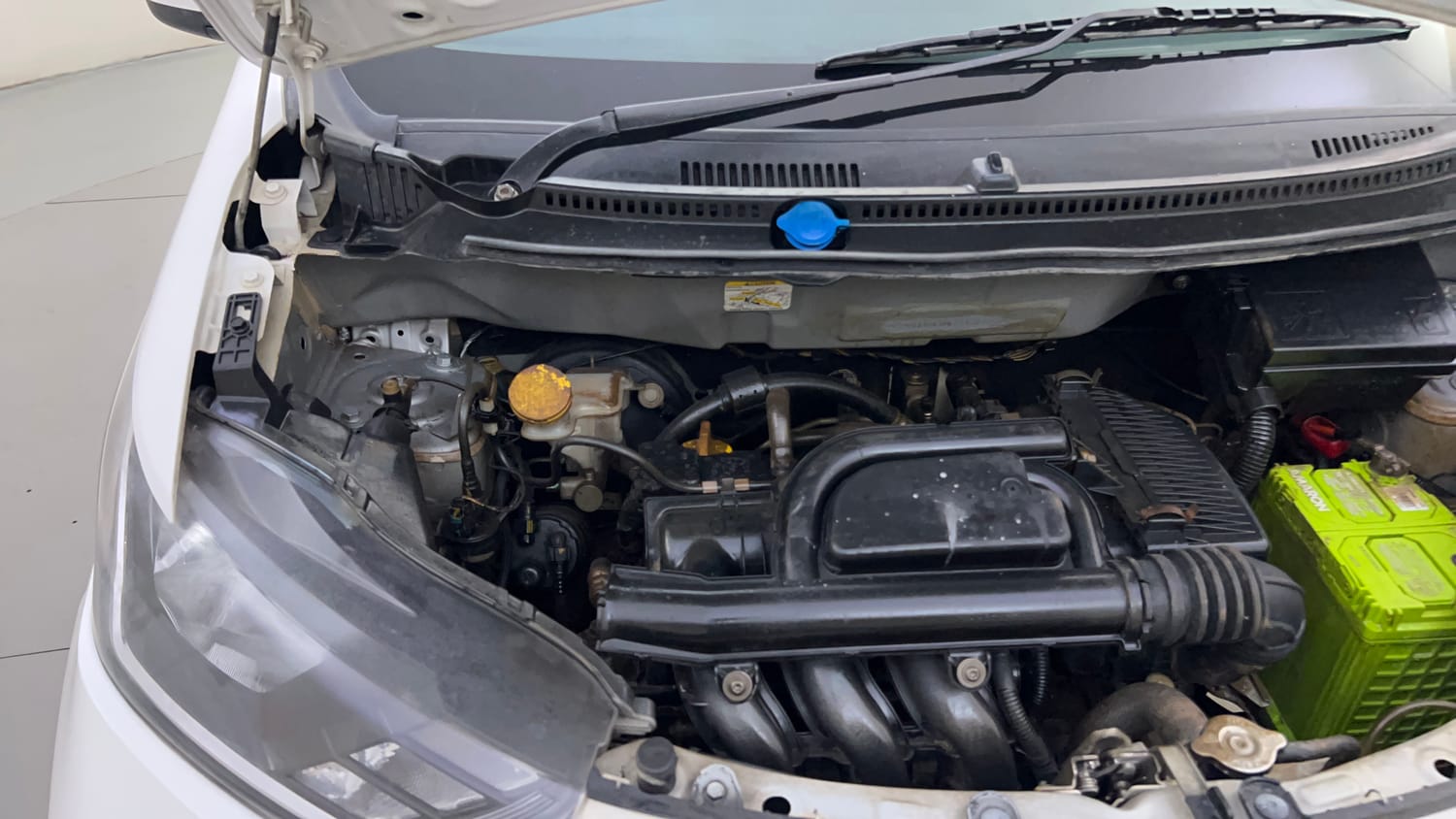 Used 2020 Datsun Redi-GO T(O) 1.0 AMT Petrol Automatic engine ENGINE RIGHT SIDE HINGE & APRON VIEW