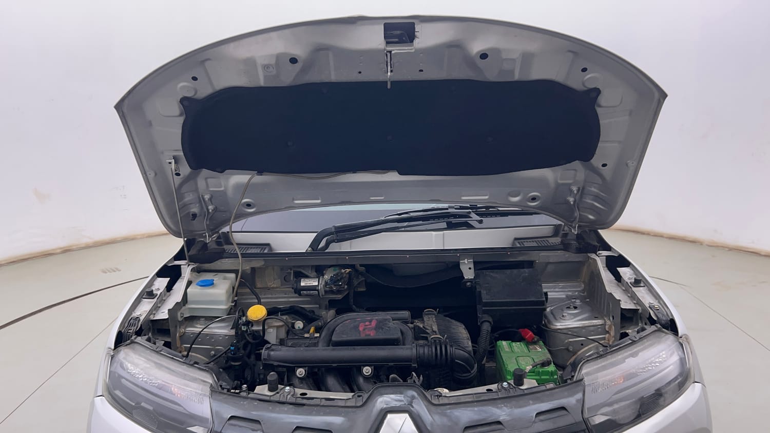 Used 2020 Renault Kwid RXL Petrol Manual engine ENGINE & BONNET OPEN FRONT VIEW