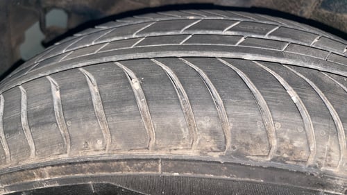 Used 2025 Tata Tiago XZA Petrol Automatic tyres RIGHT REAR TYRE TREAD VIEW